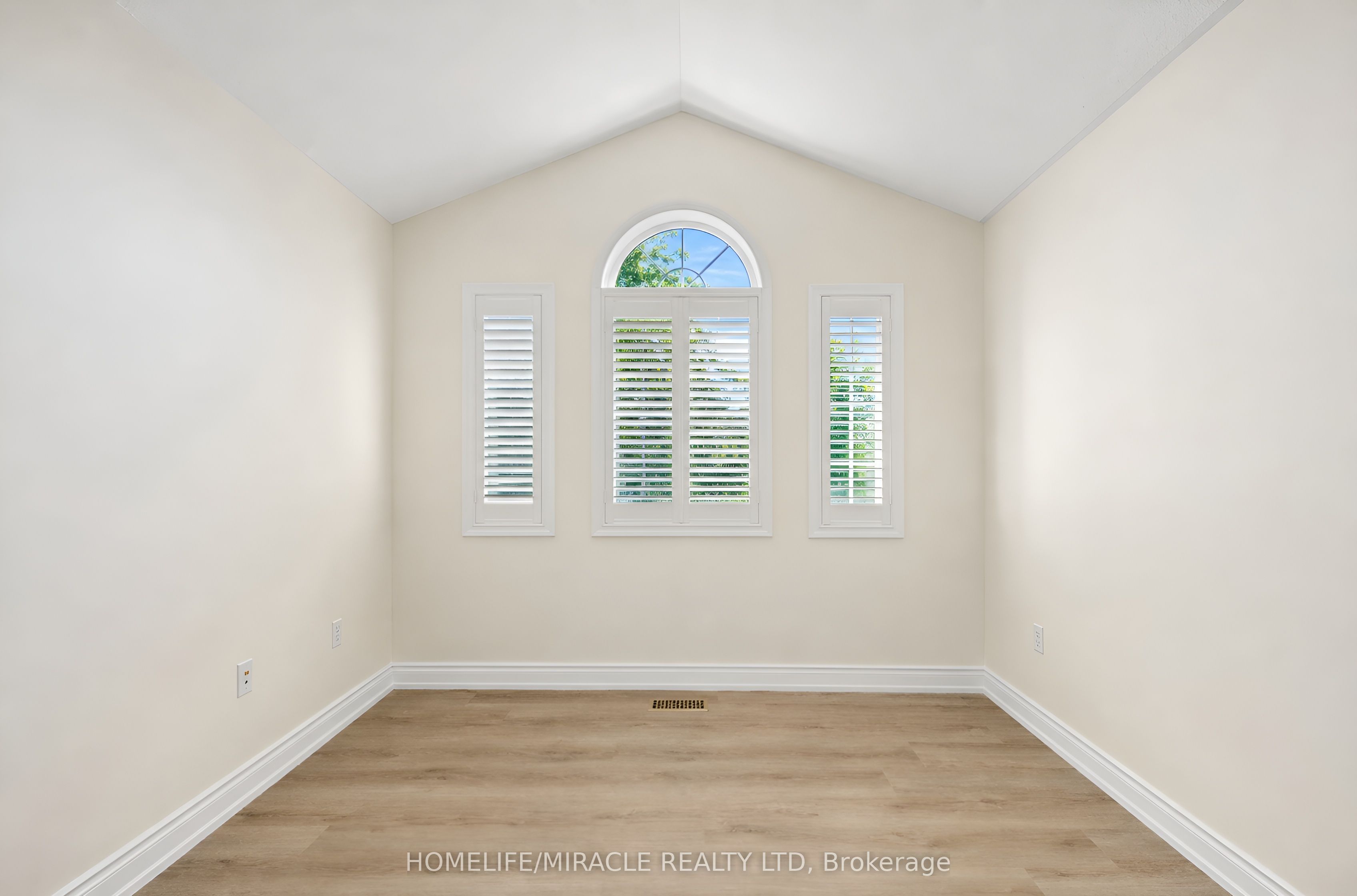 21 Topiary Lane Property Photo 33