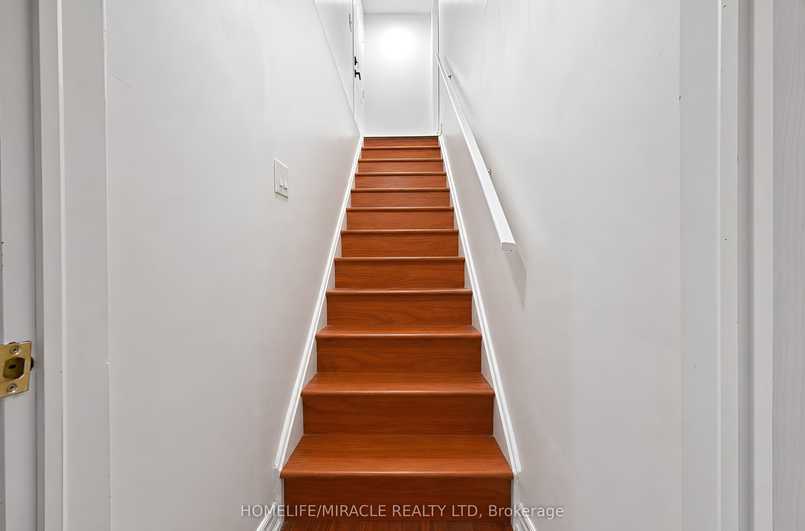 21 Topiary Lane Property Photo 38
