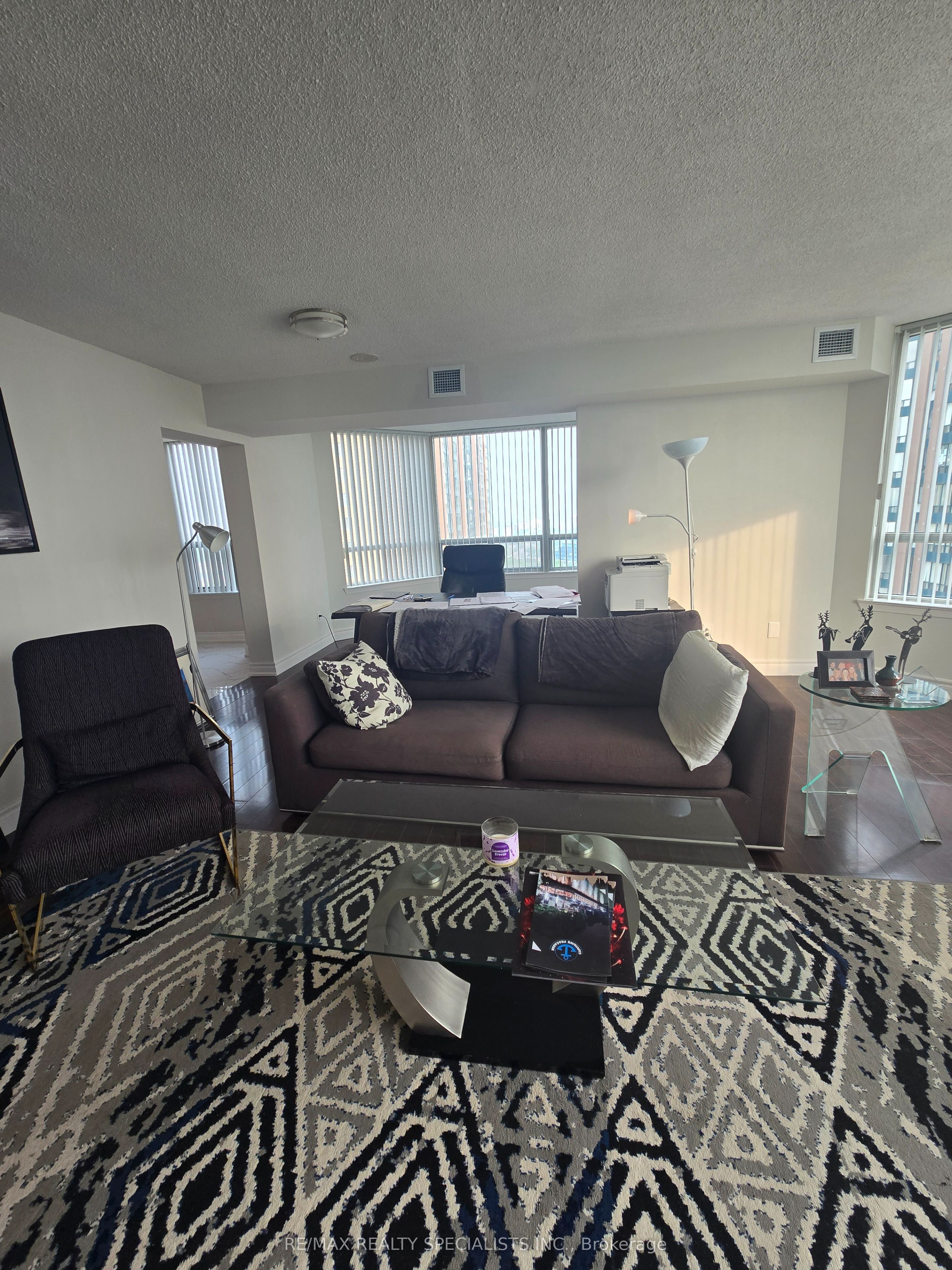 135 Hillcrest Avenue 1204(partially Furnished) Property Photo 7