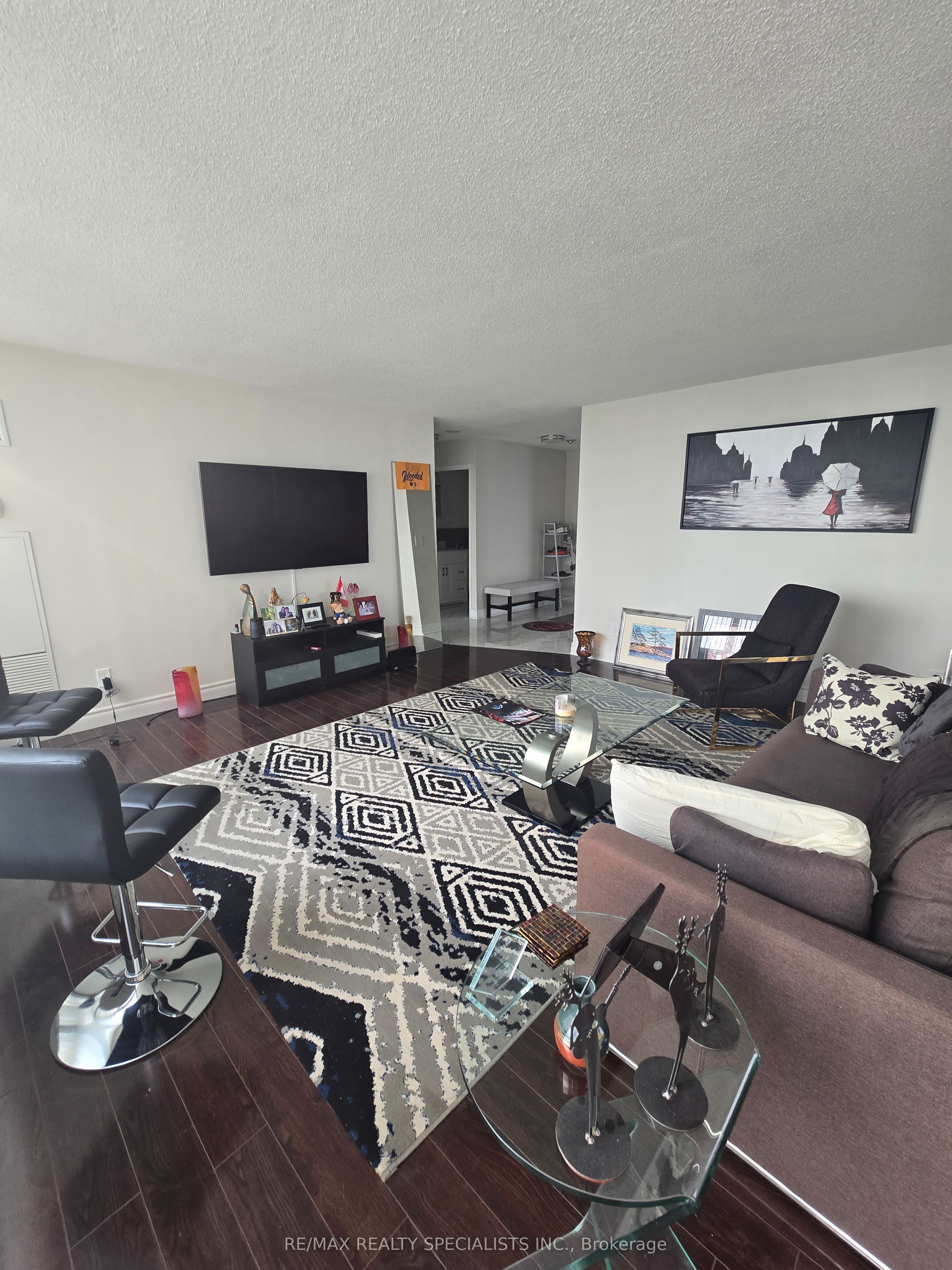 135 Hillcrest Avenue 1204(partially Furnished) Property Photo 8
