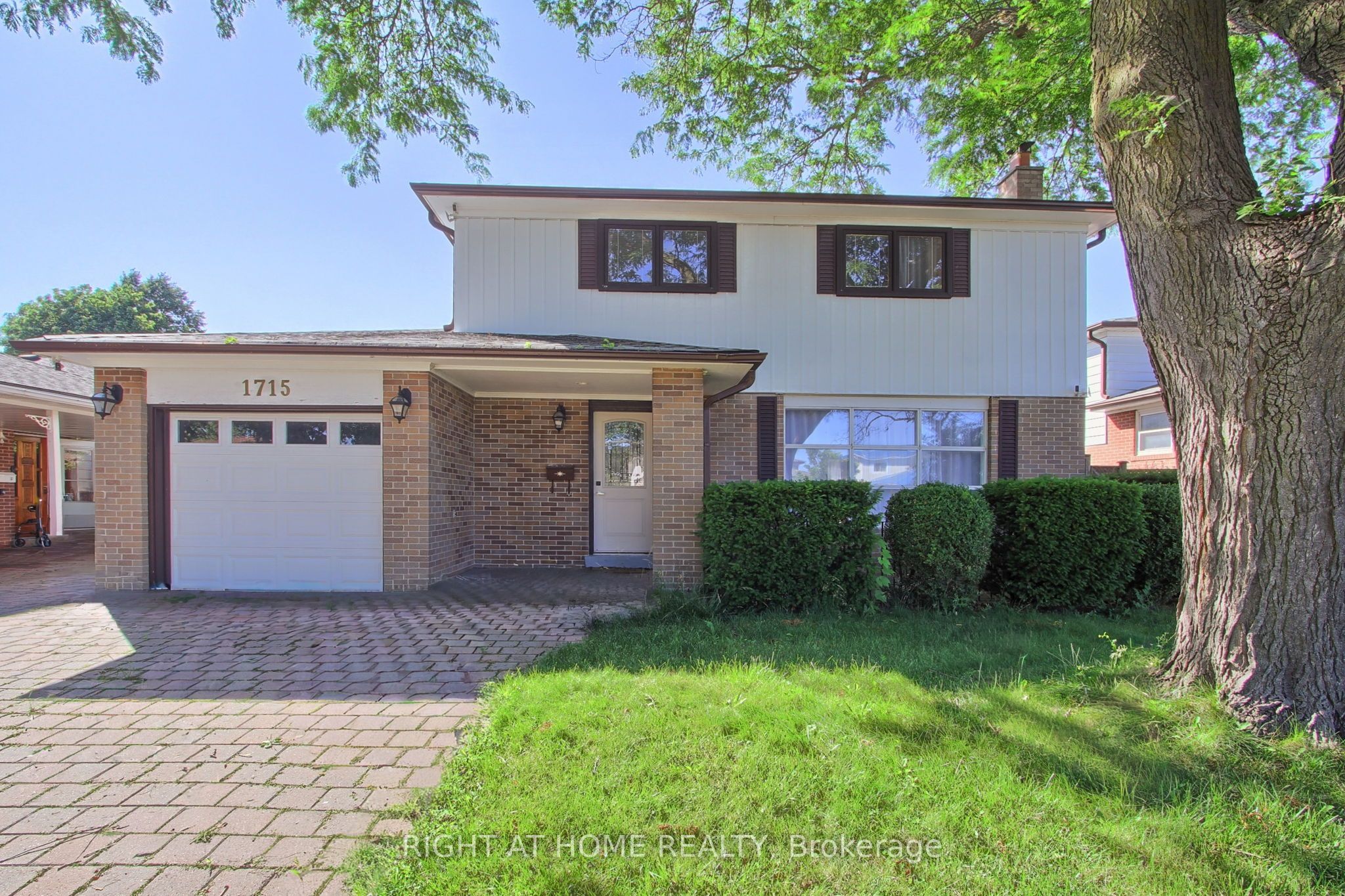 1715 Oberon Crescent Property Photo 1