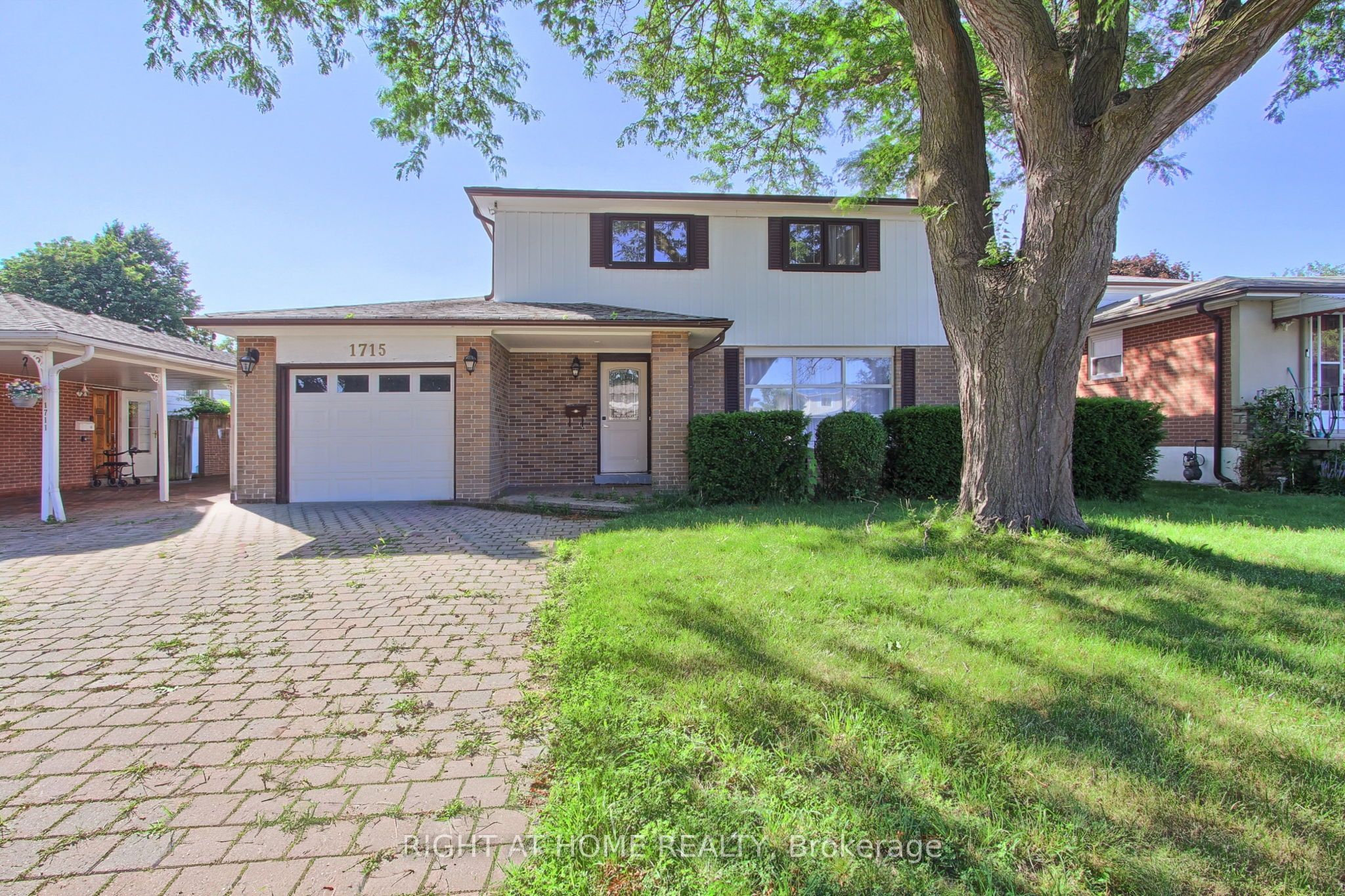 1715 Oberon Crescent Property Photo 2