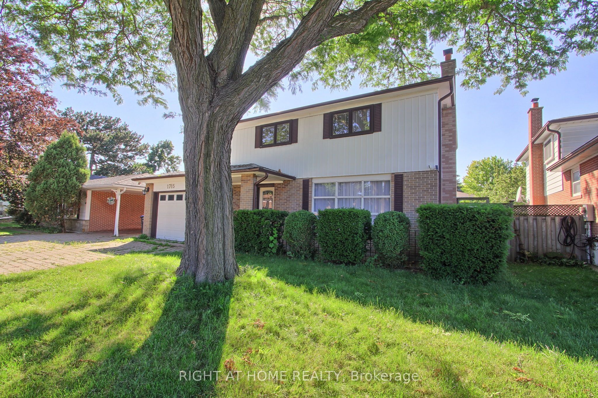 1715 Oberon Crescent Property Photo 3