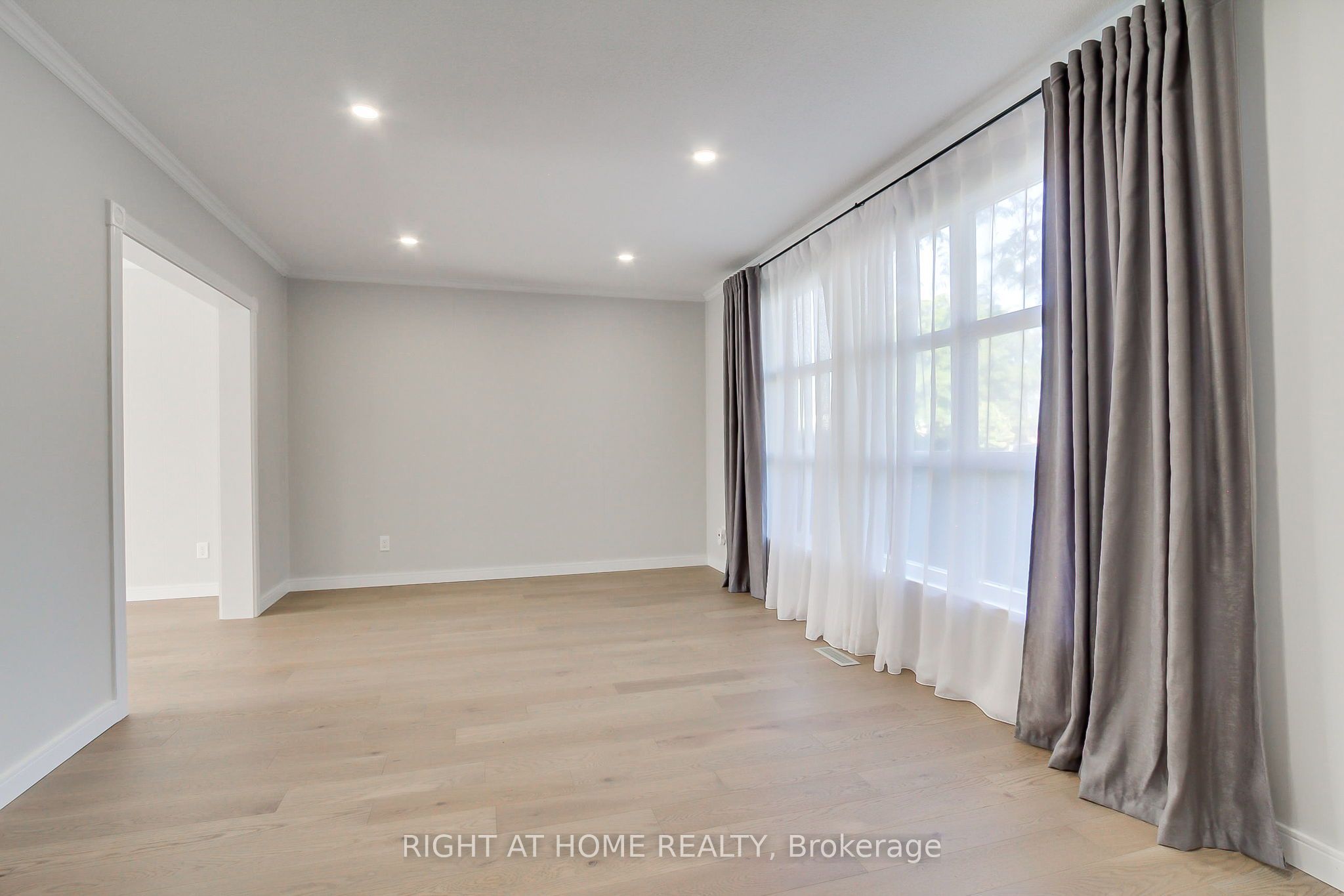 1715 Oberon Crescent Property Photo 9