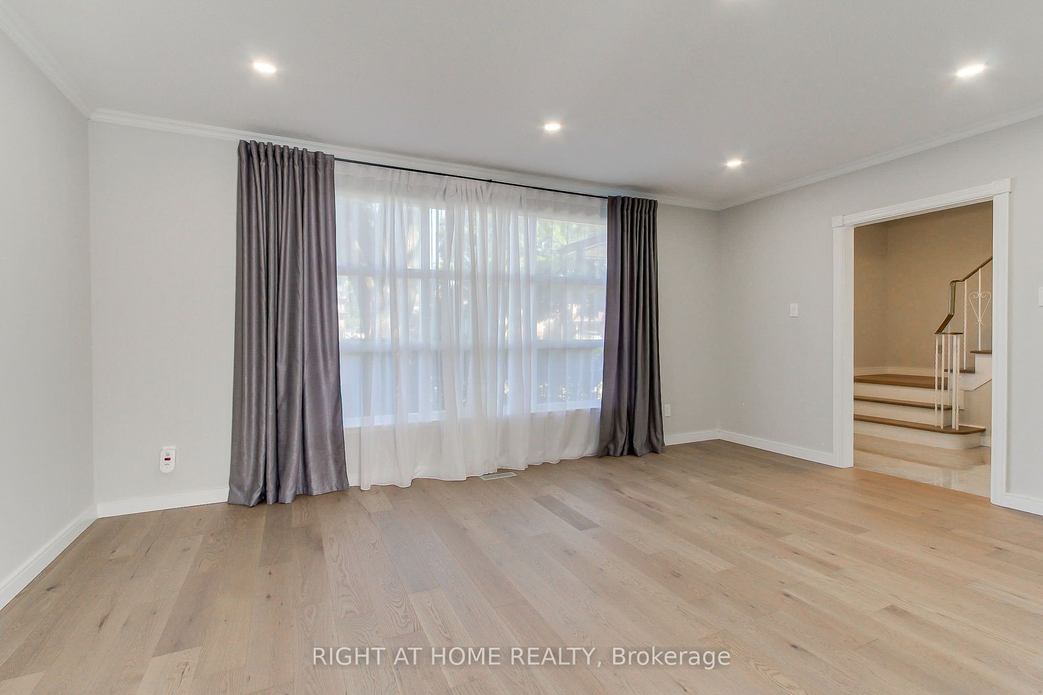 1715 Oberon Crescent Property Photo 11