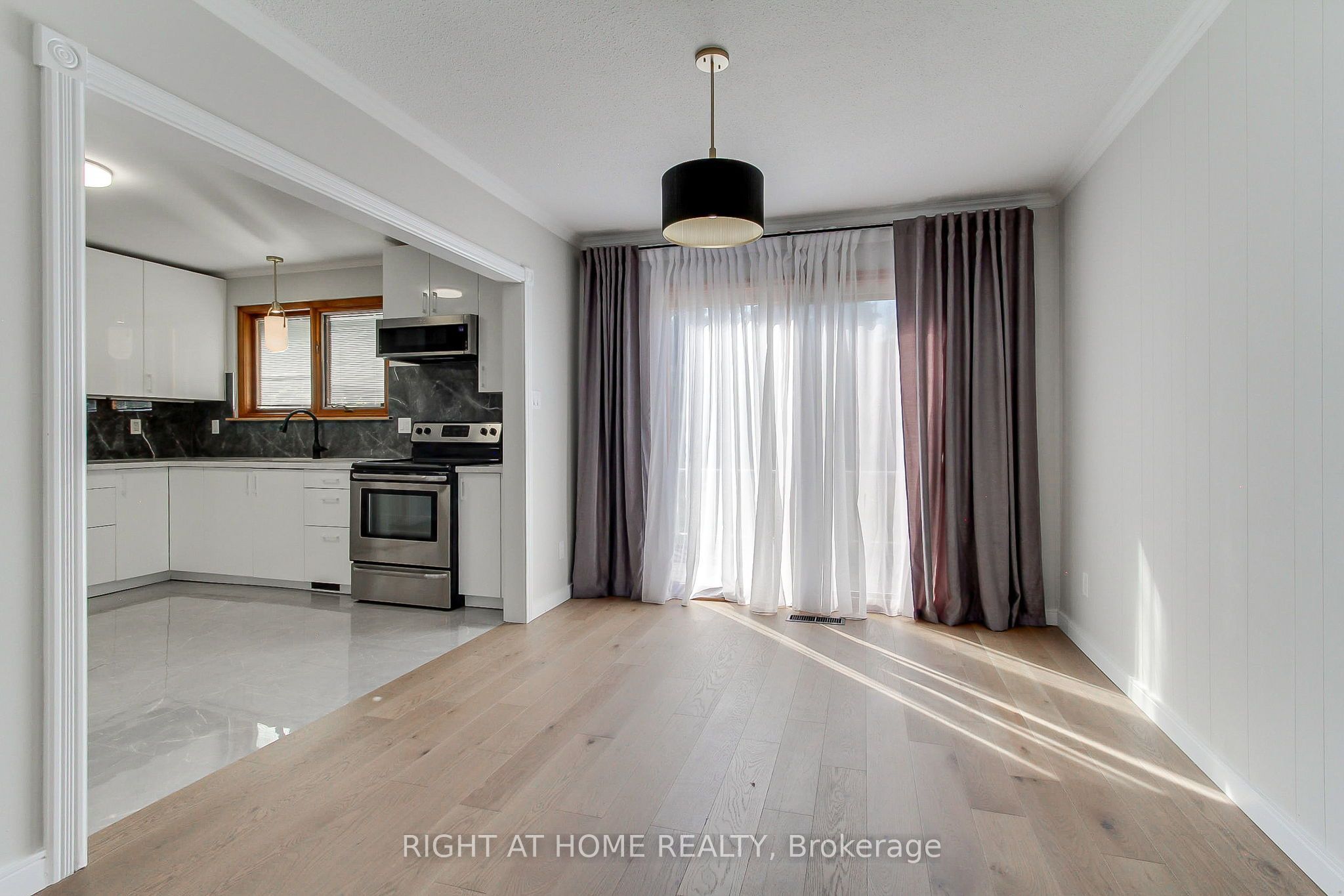 1715 Oberon Crescent Property Photo 12