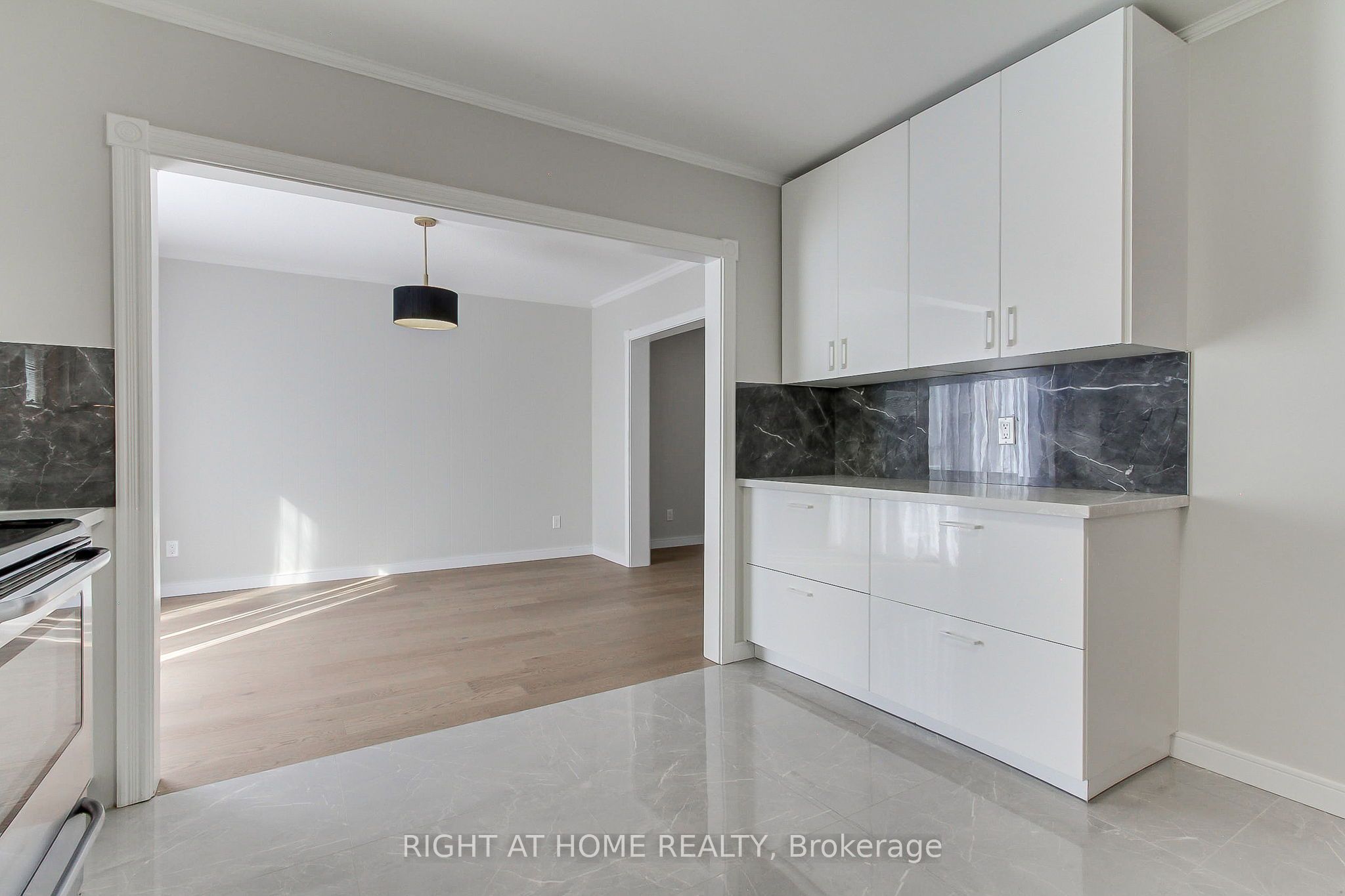 1715 Oberon Crescent Property Photo 19