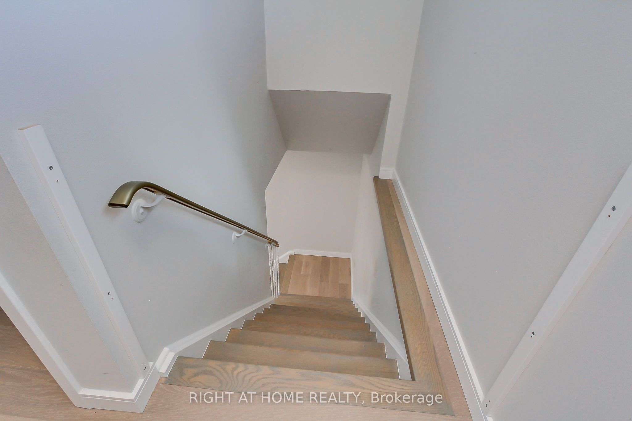 1715 Oberon Crescent Property Photo 22