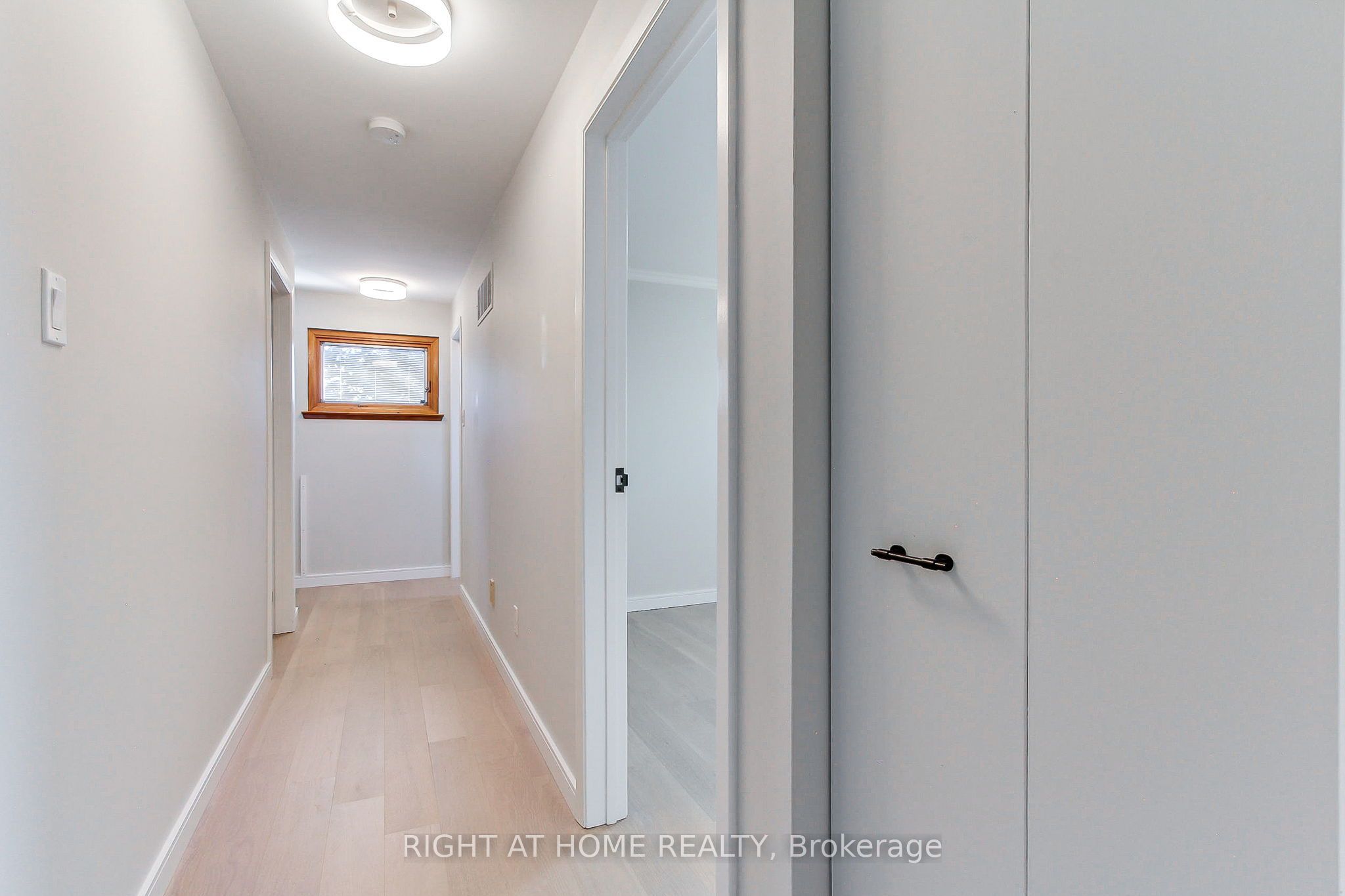 1715 Oberon Crescent Property Photo 23