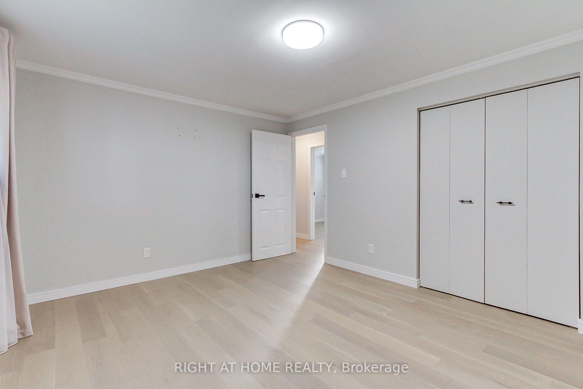 1715 Oberon Crescent Property Photo 25
