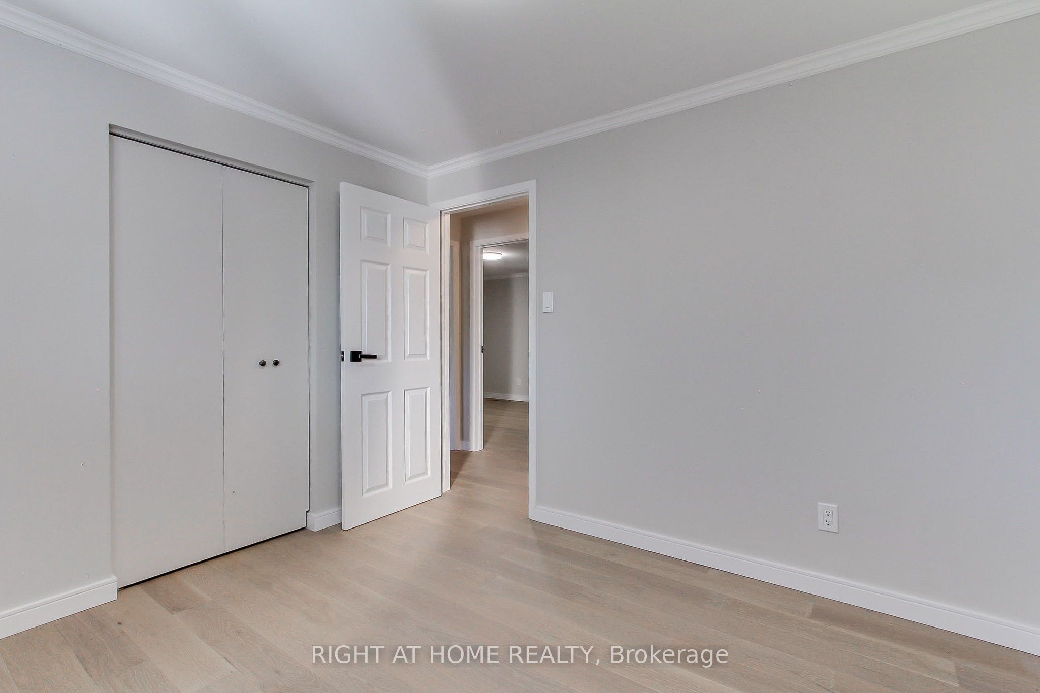 1715 Oberon Crescent Property Photo 29