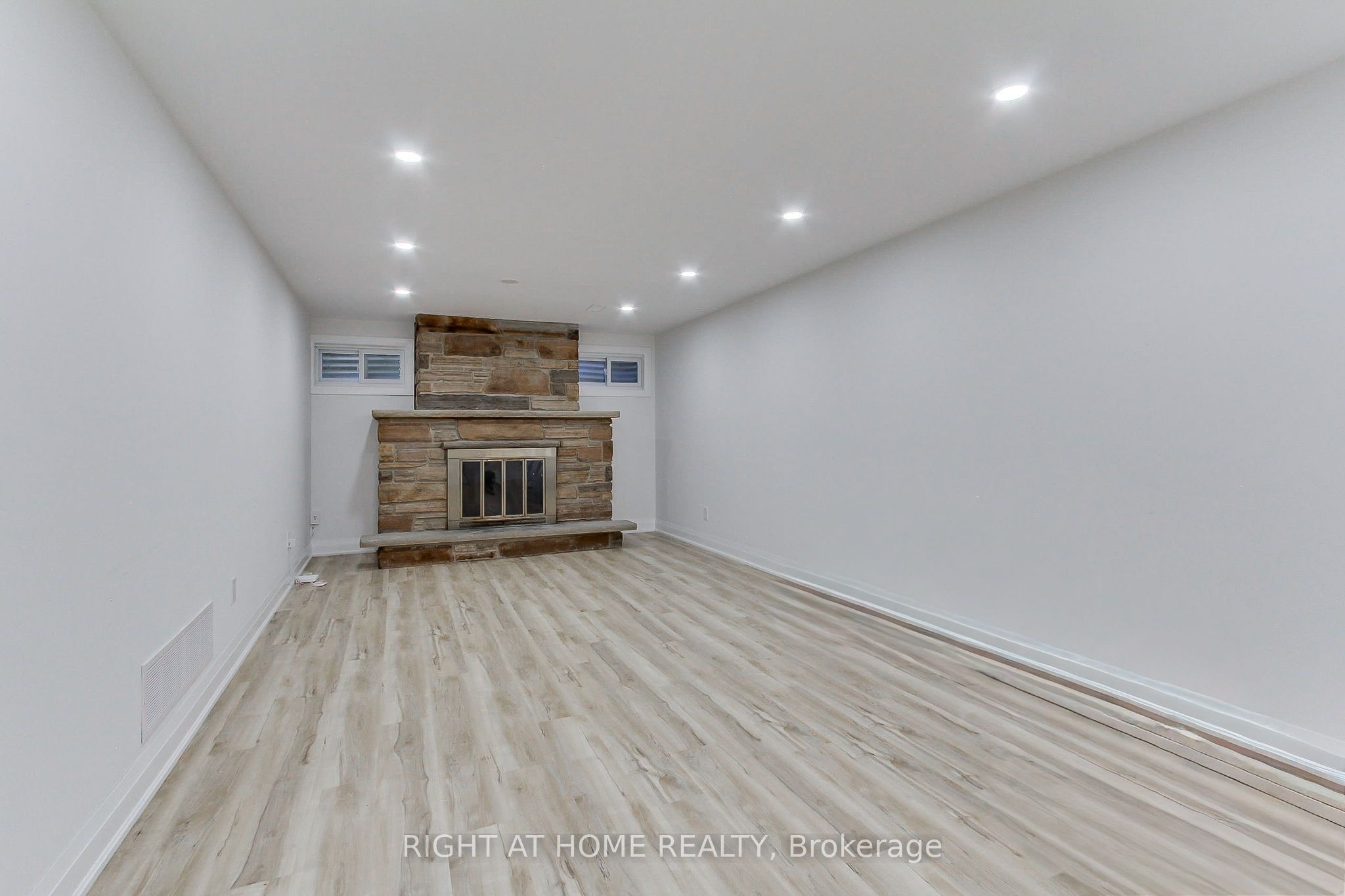 1715 Oberon Crescent Property Photo 34
