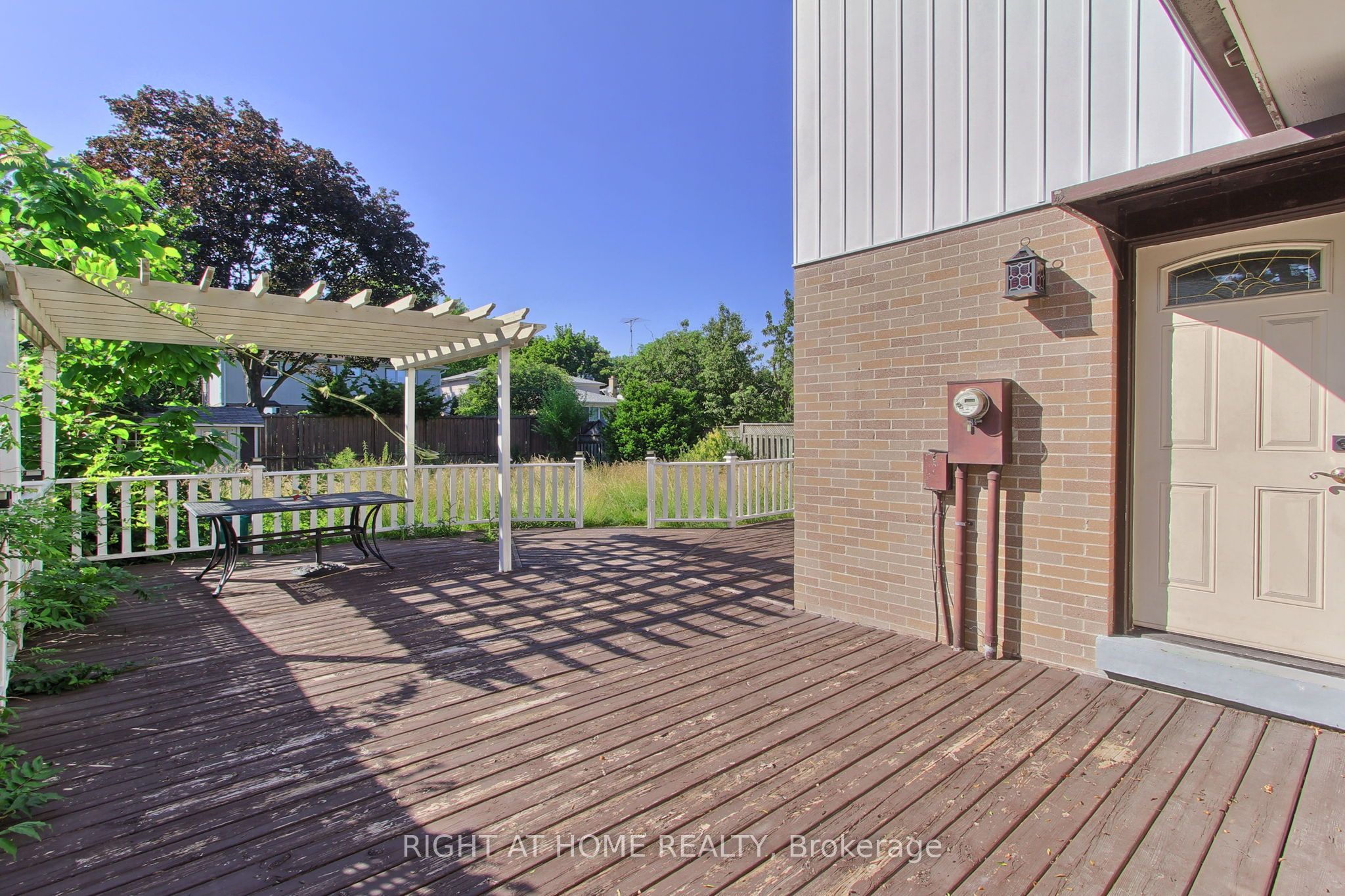 1715 Oberon Crescent Property Photo 40