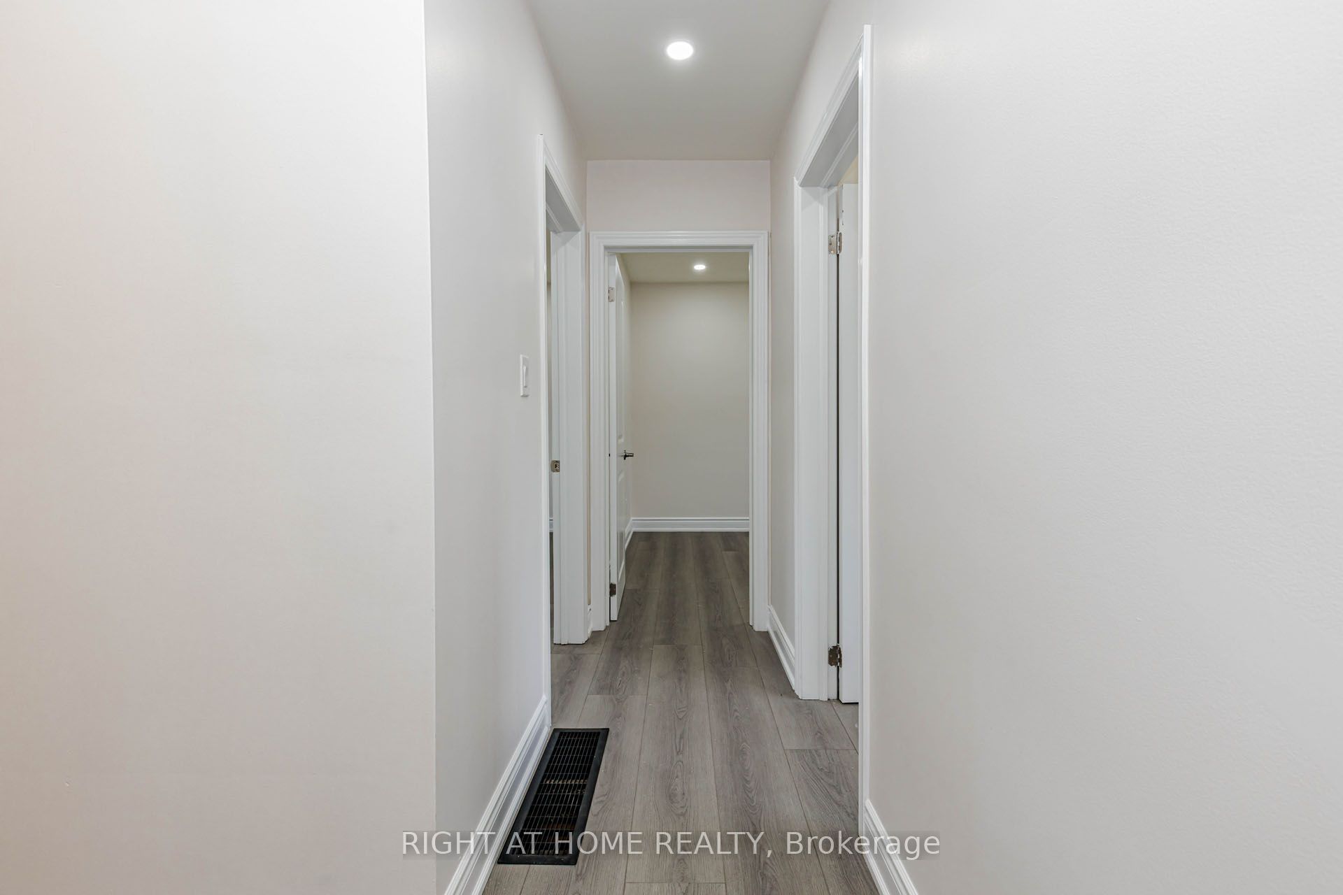 5154 New Street Property Photo 17