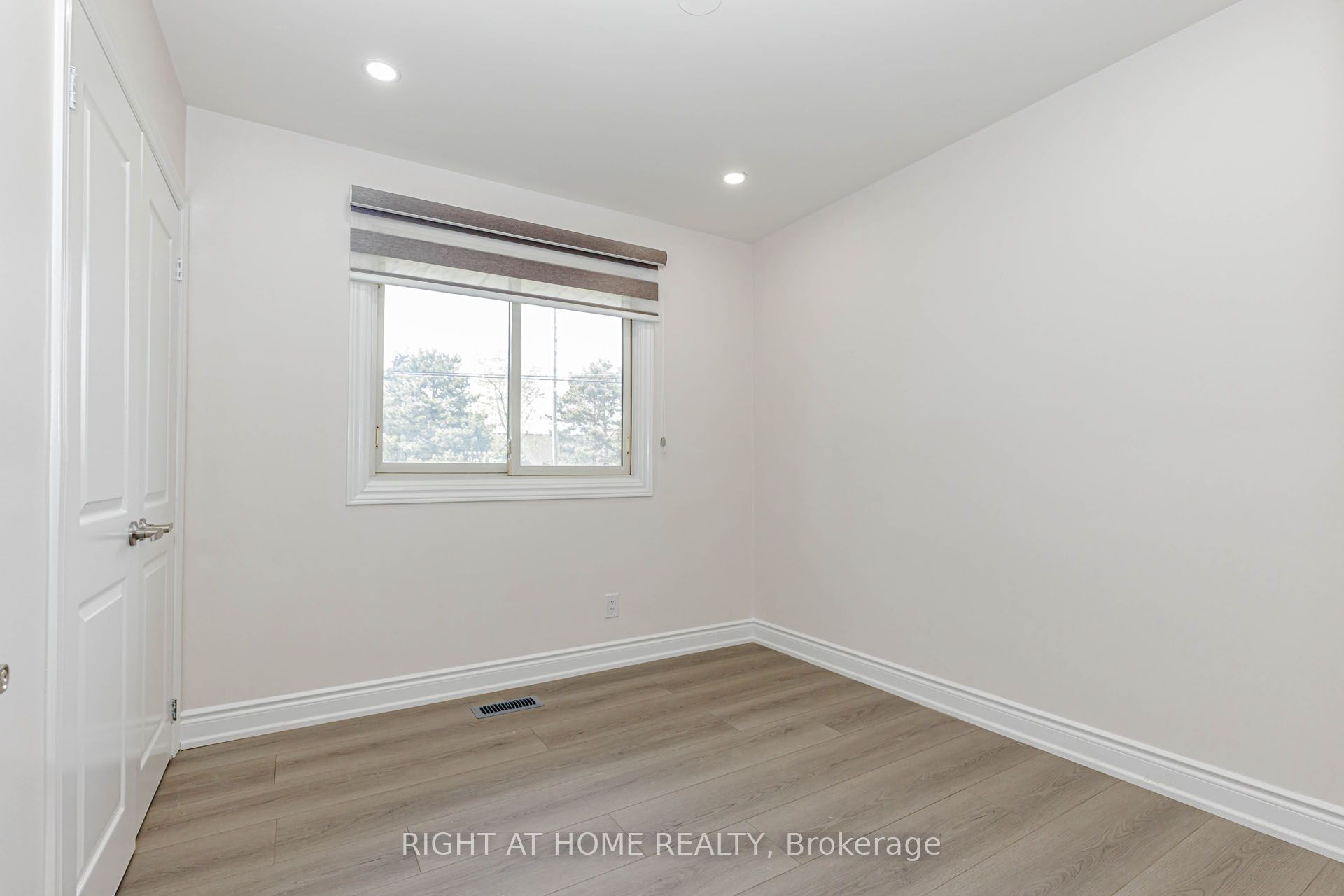 5154 New Street Property Photo 23