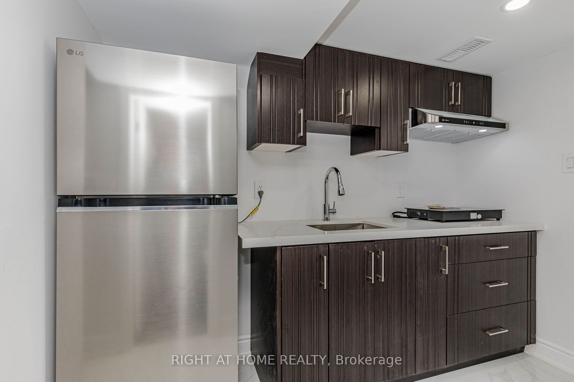 5154 New Street Property Photo 28