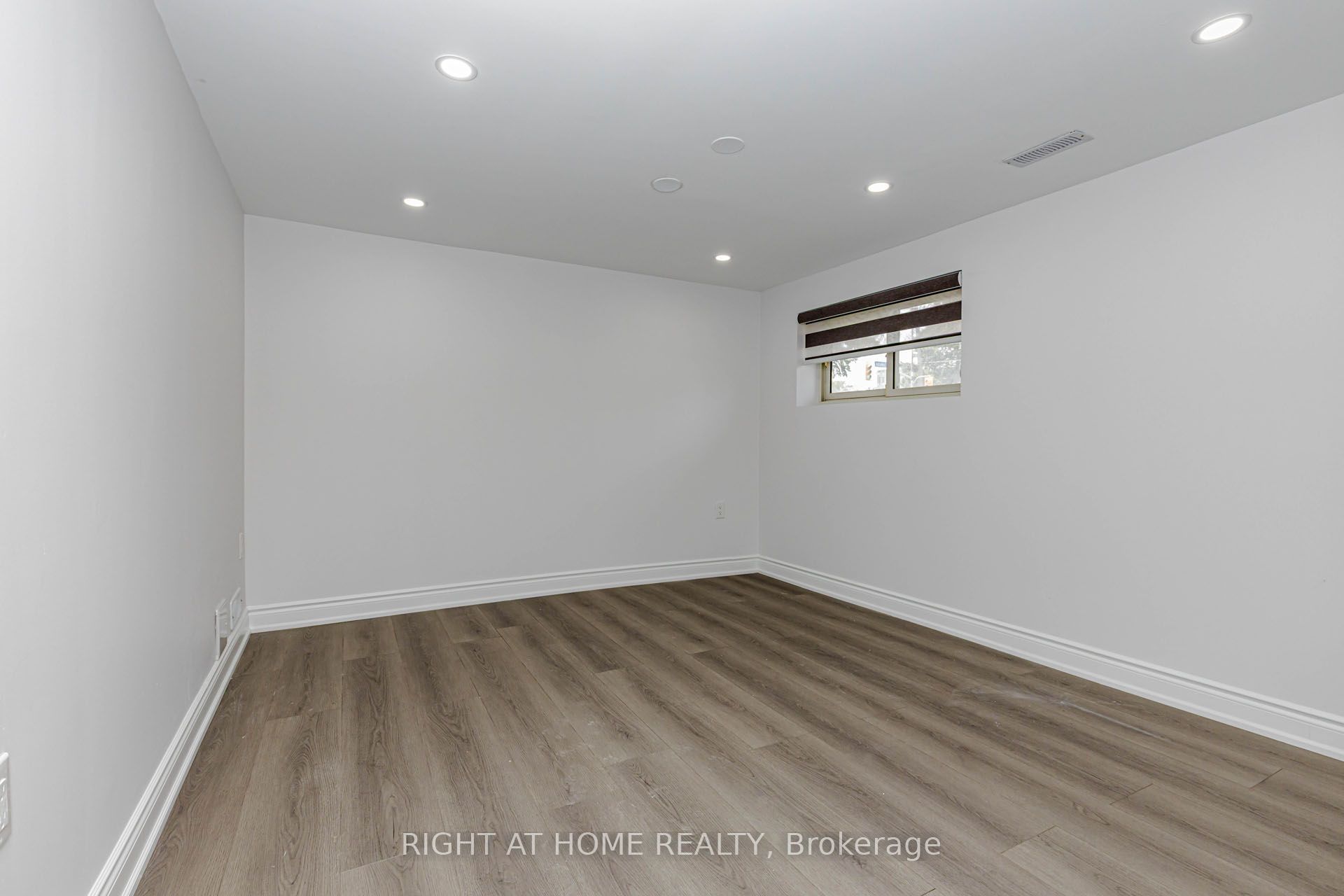 5154 New Street Property Photo 29