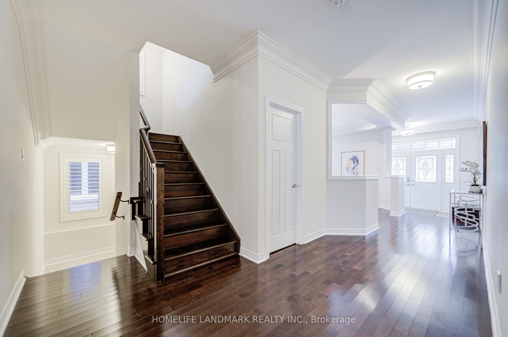 95 Hoey Crescent Property Photo 6
