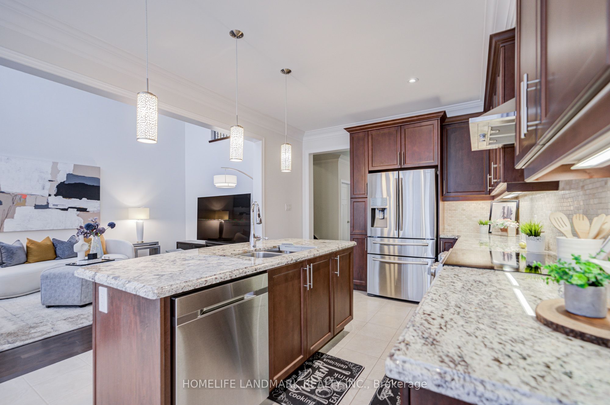 95 Hoey Crescent Property Photo 10