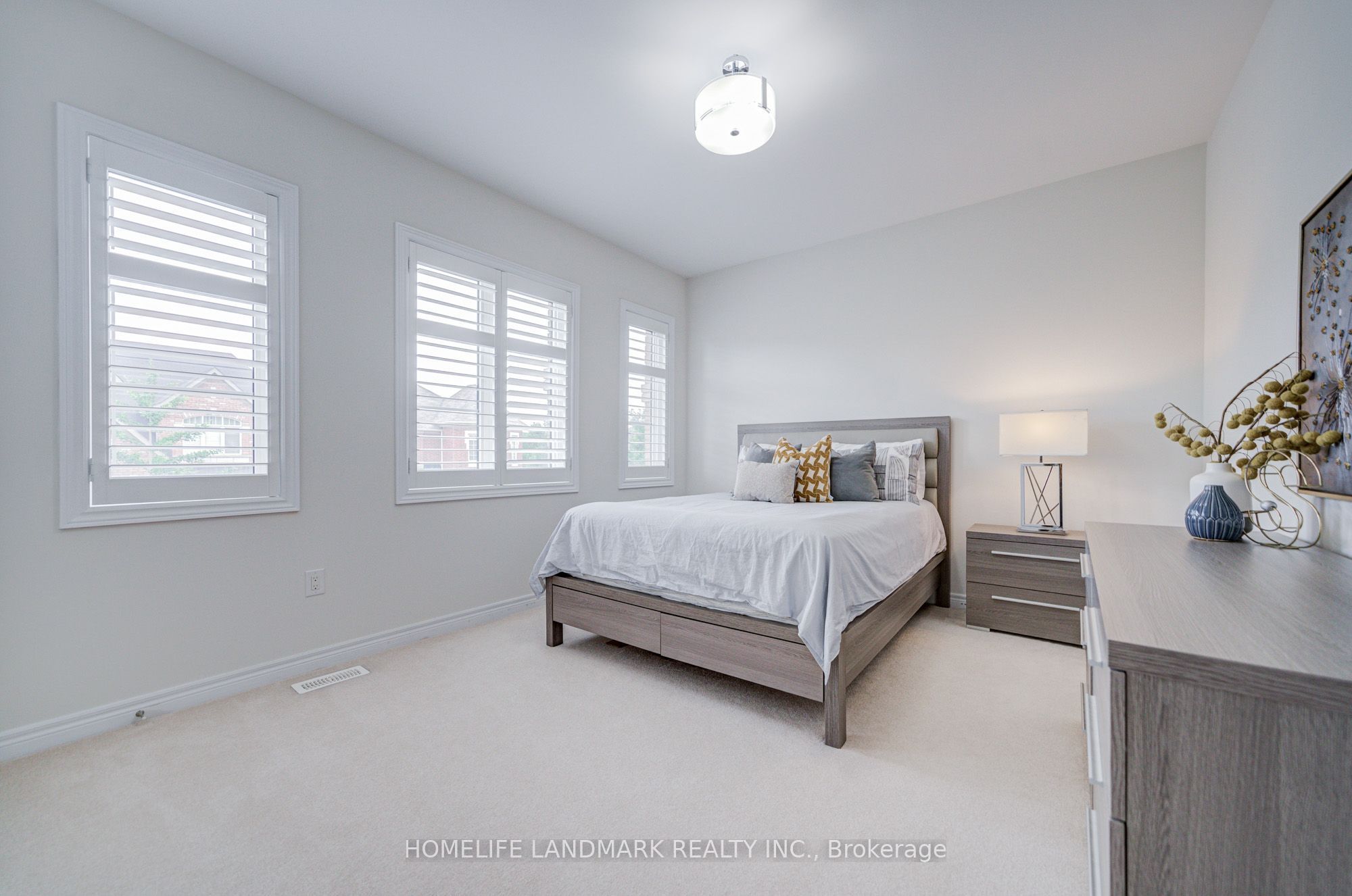 95 Hoey Crescent Property Photo 37