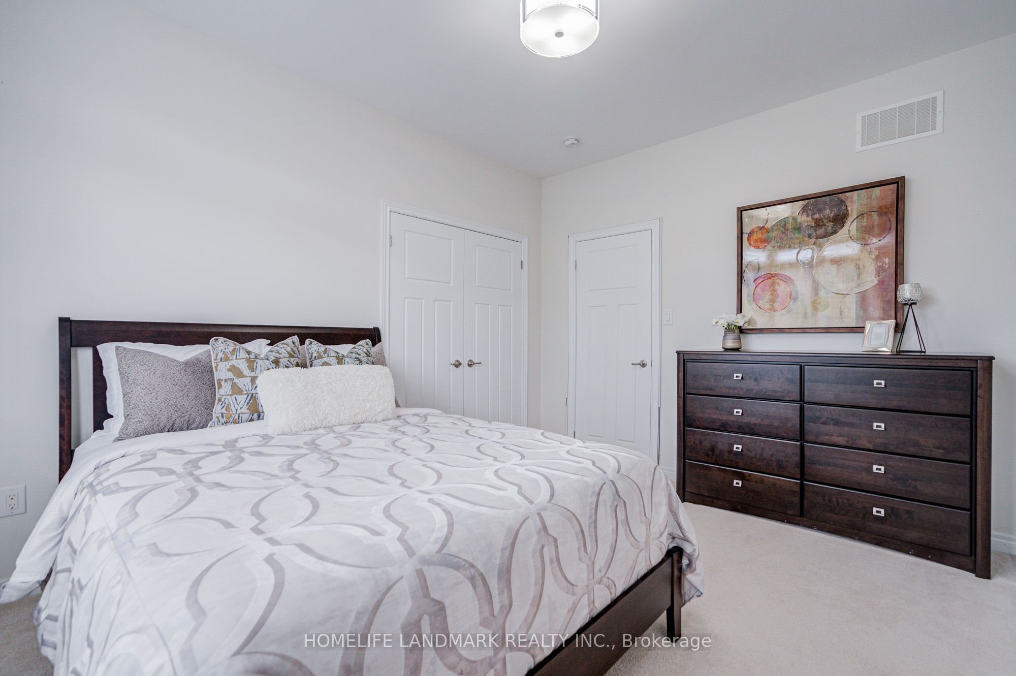 95 Hoey Crescent Property Photo 41