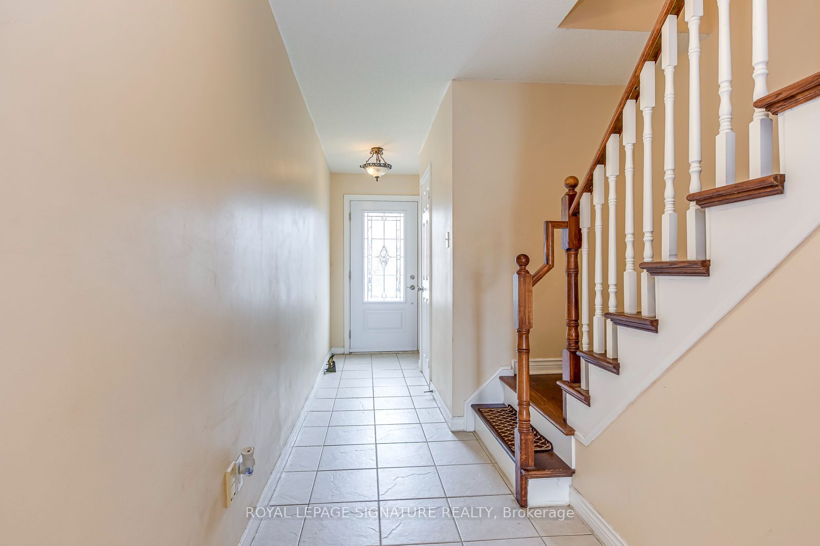 6 Wood Circle Property Photo 2