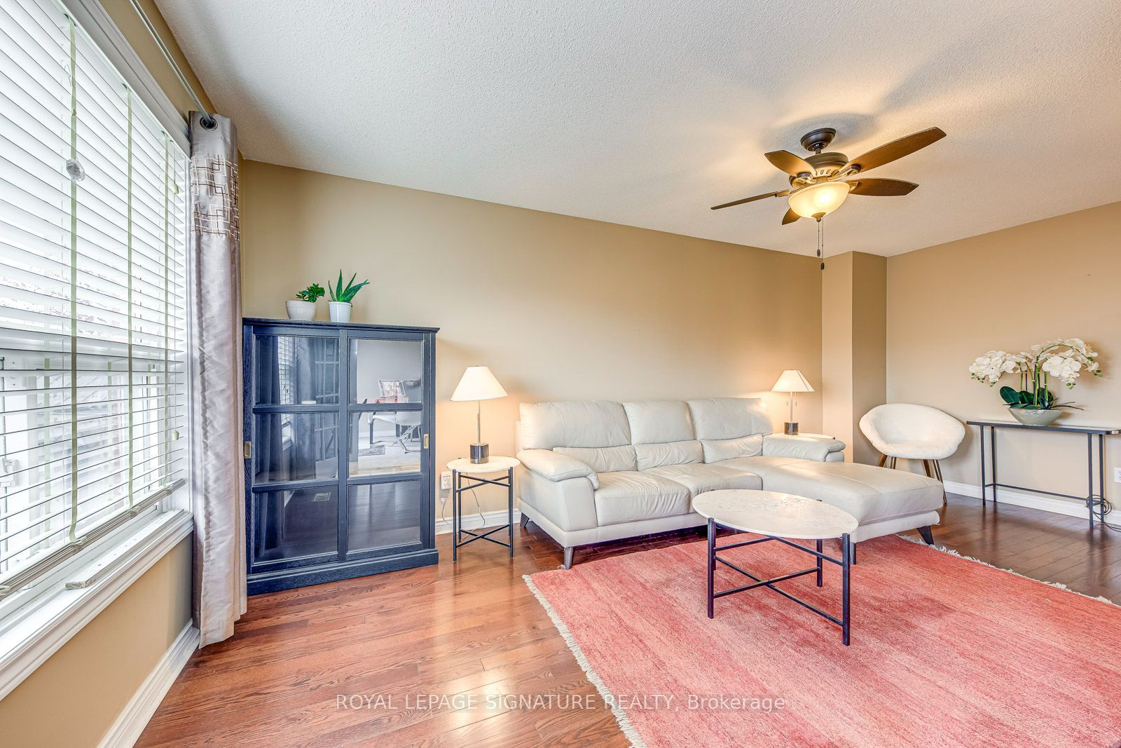 6 Wood Circle Property Photo 4