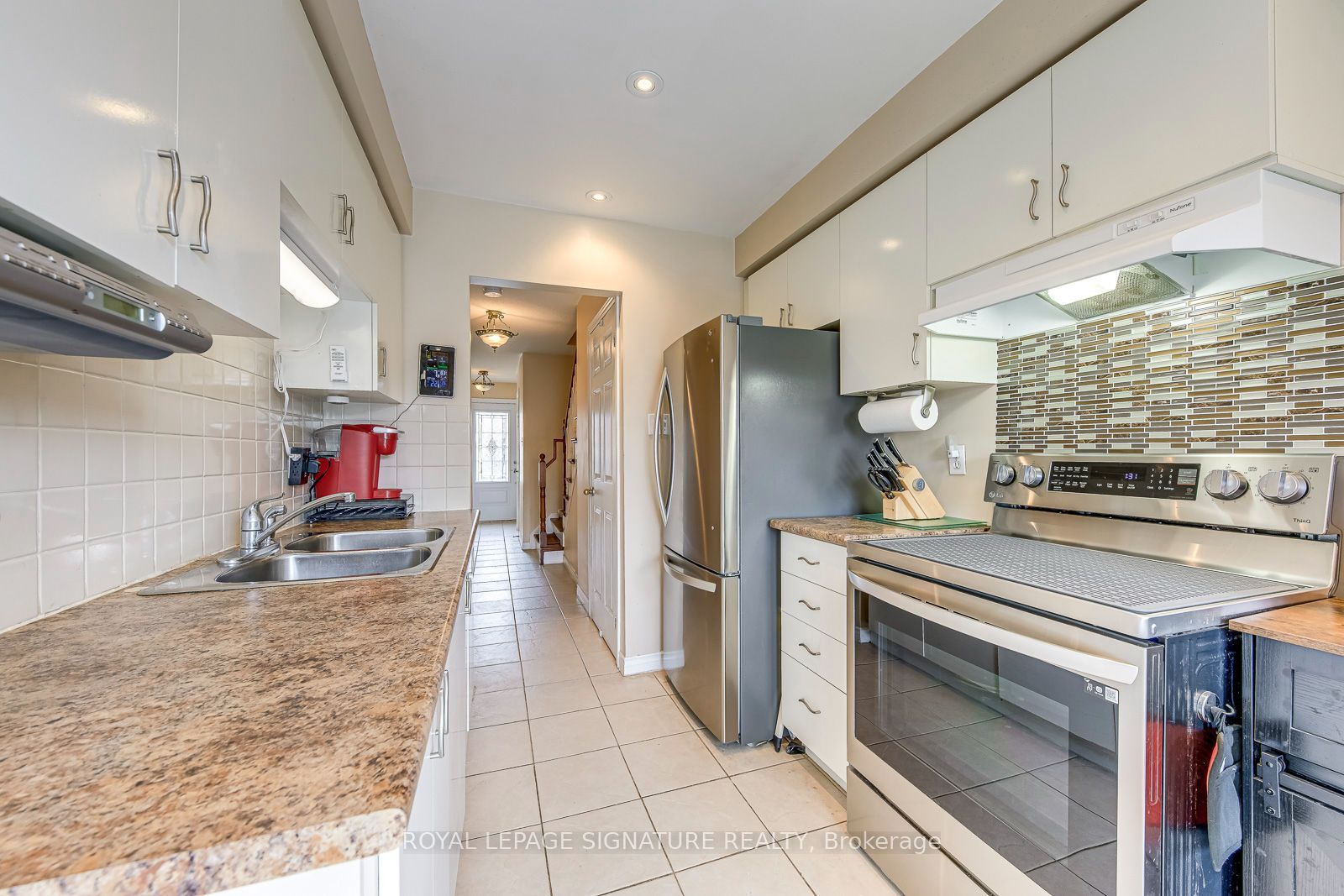 6 Wood Circle Property Photo 6