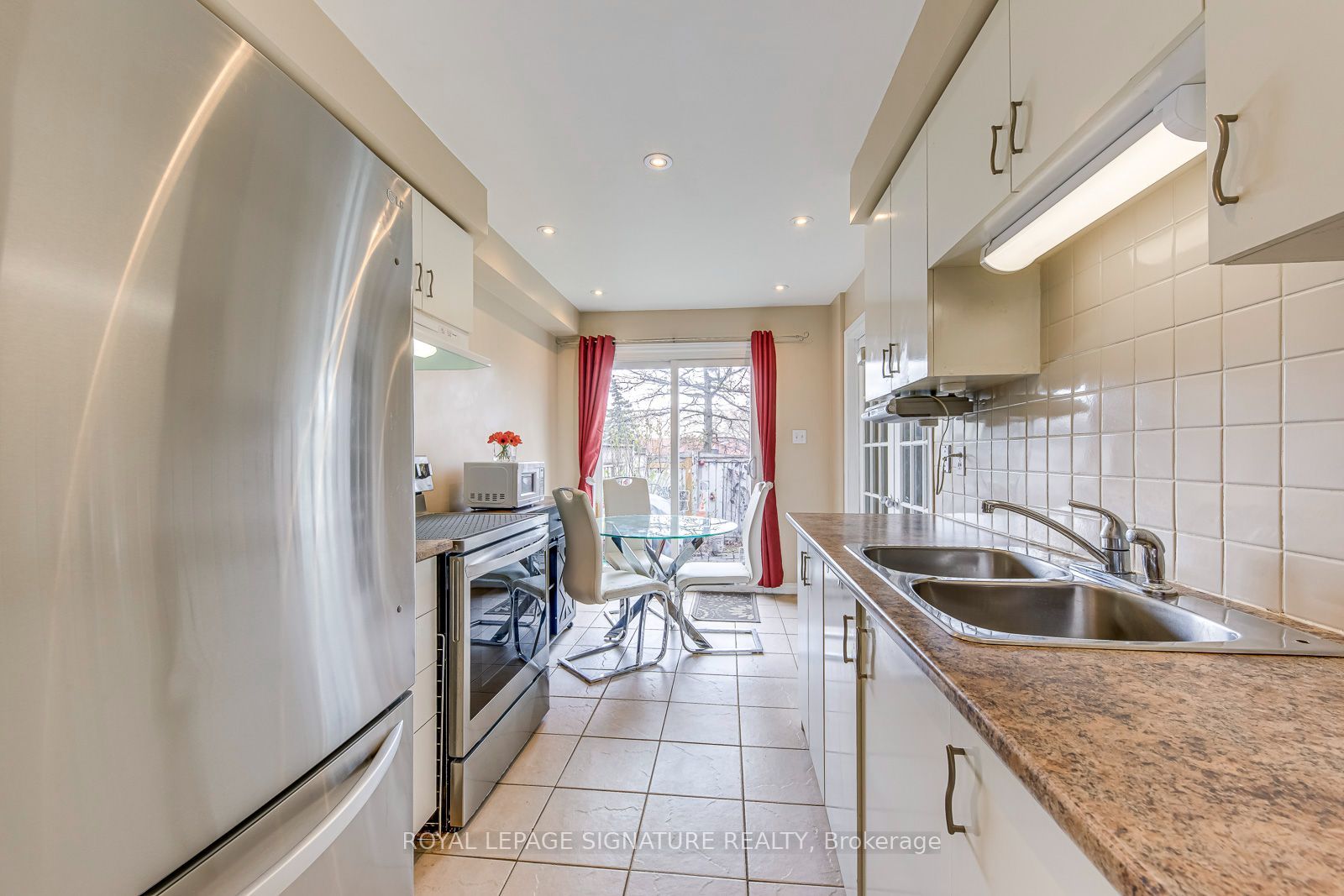 6 Wood Circle Property Photo 8