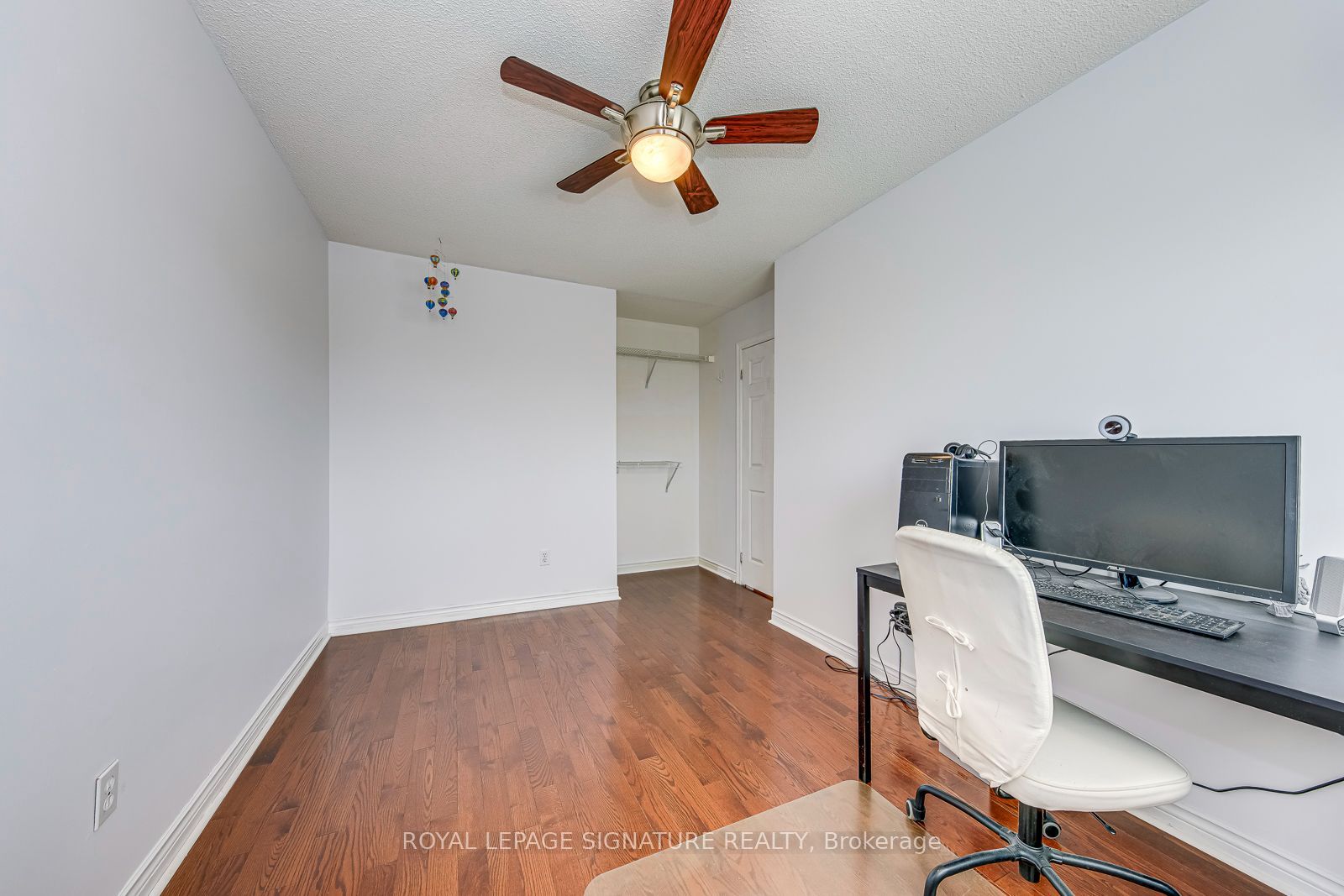6 Wood Circle Property Photo 17