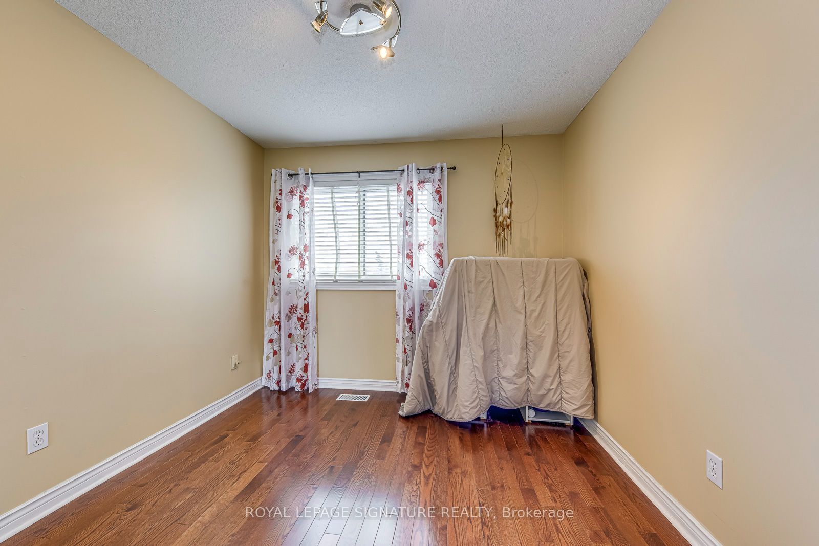 6 Wood Circle Property Photo 18