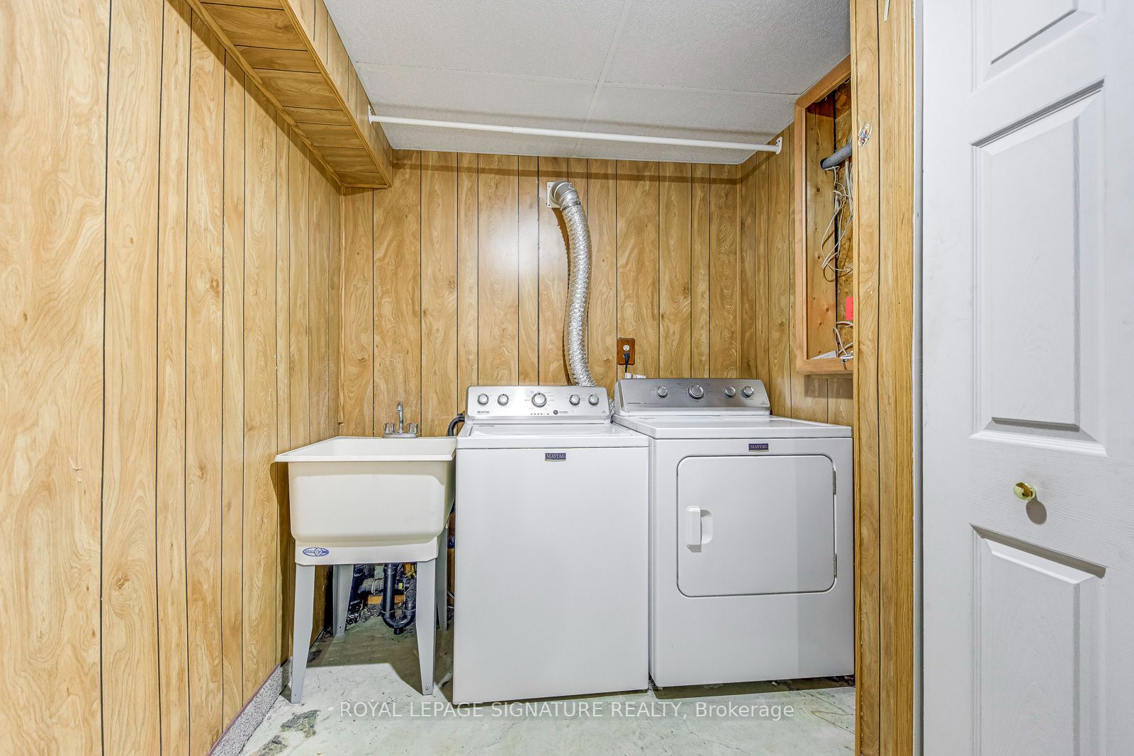 6 Wood Circle Property Photo 25