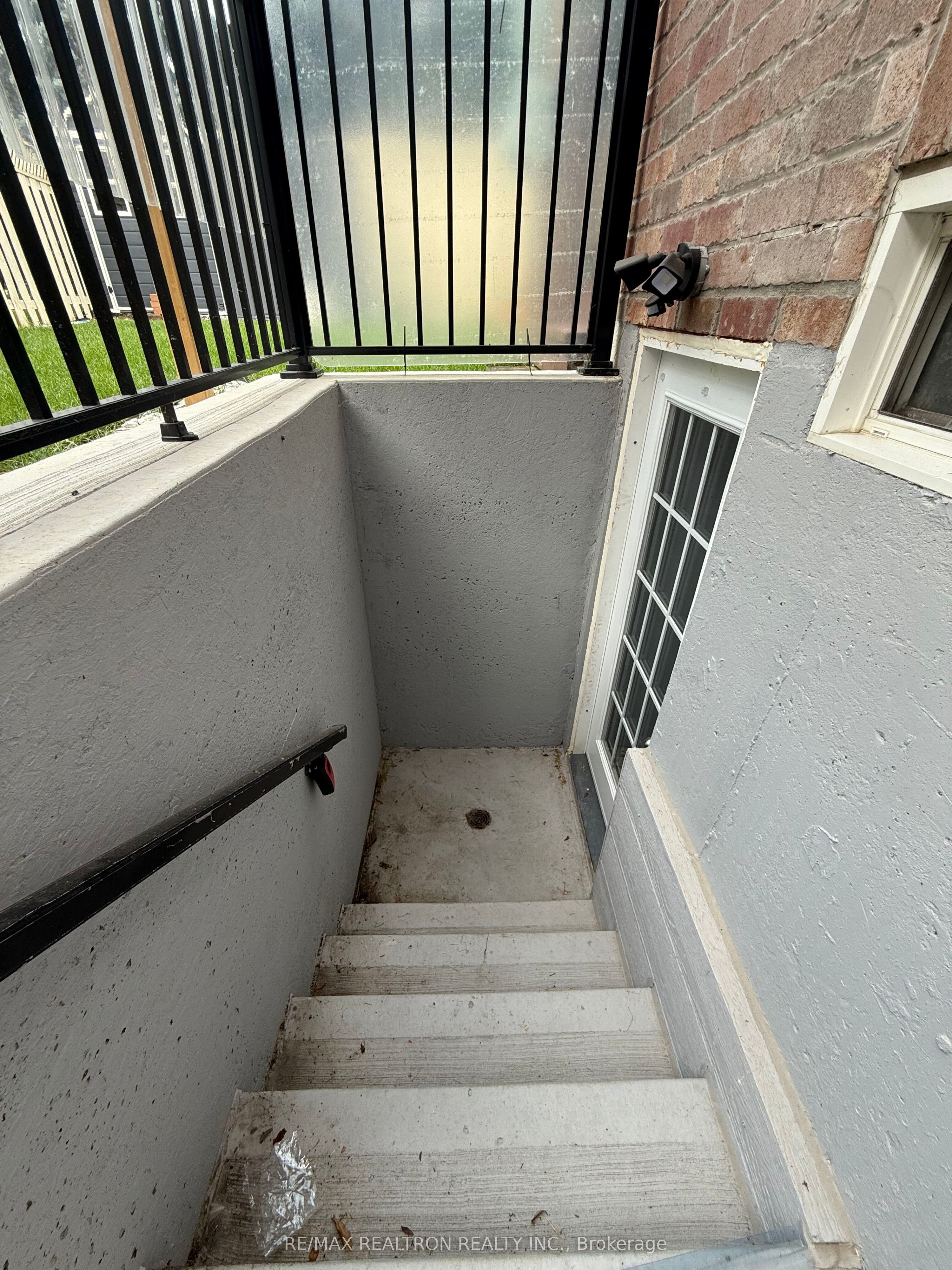 34 Nostalgia Court Basement Unit Property Photo 15