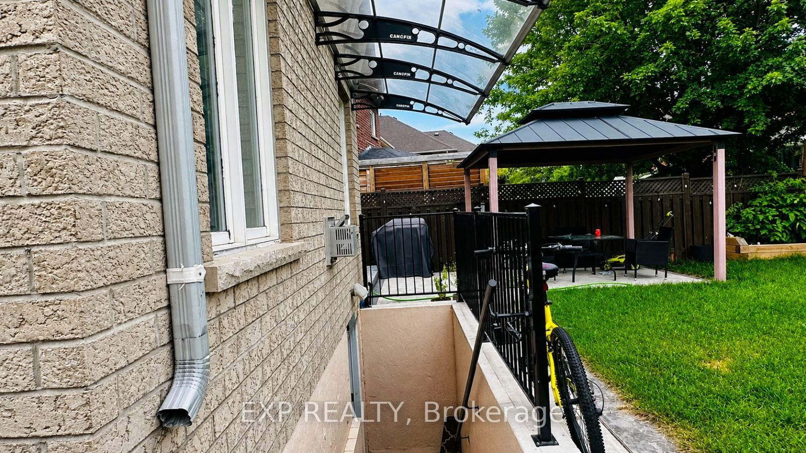 6 Lily Lane Property Photo 4