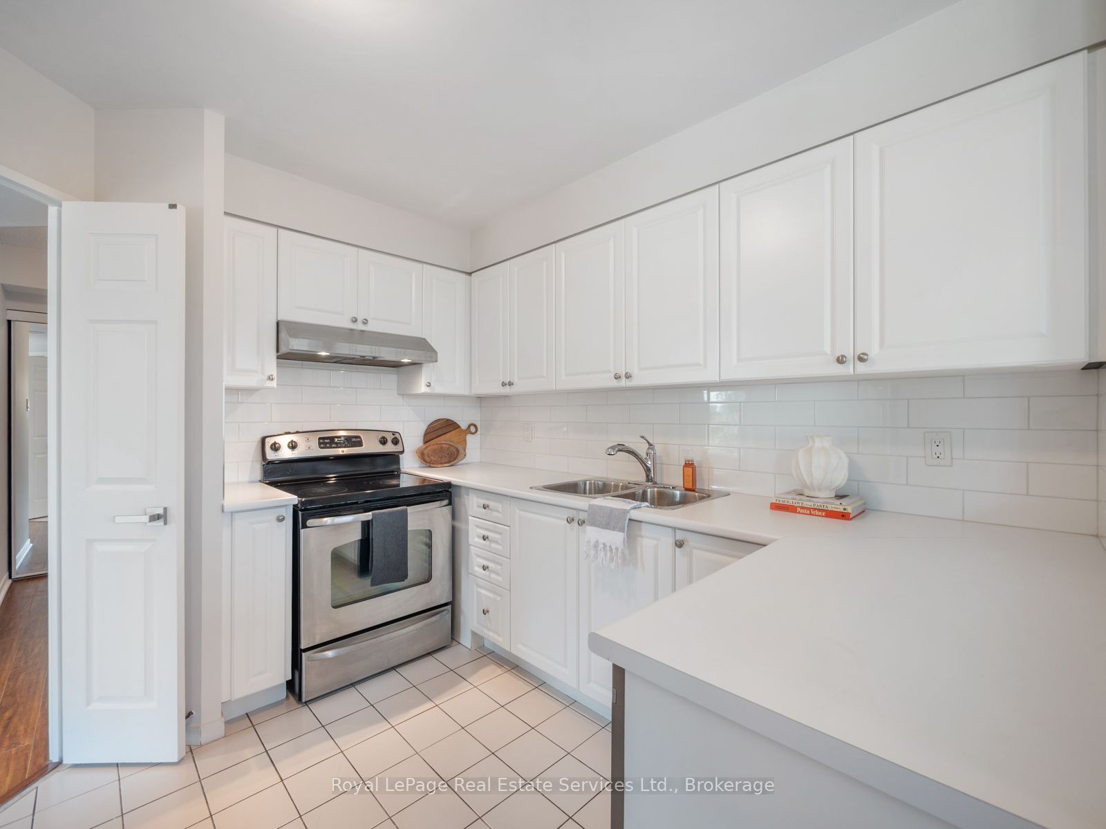 2177 Burnhamthorpe Road W 309 Property Photo 9