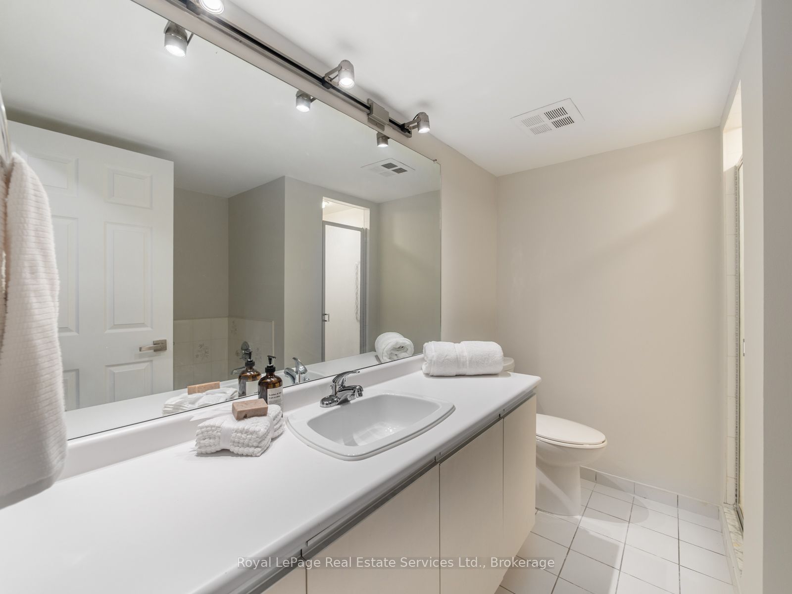 2177 Burnhamthorpe Road W 309 Property Photo 17