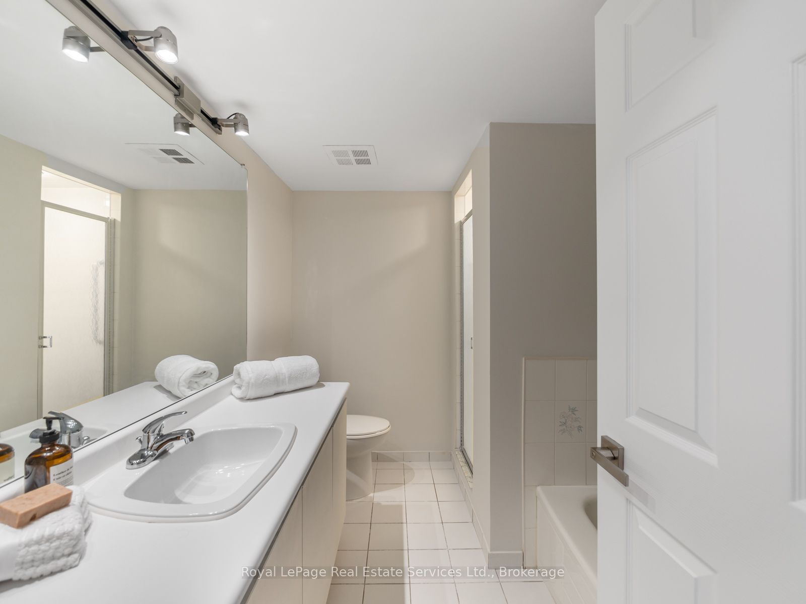 2177 Burnhamthorpe Road W 309 Property Photo 18