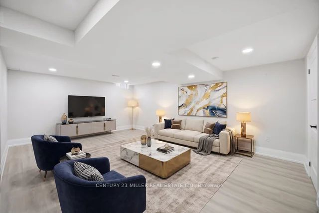 689 Macbeth Heights Property Photo 8