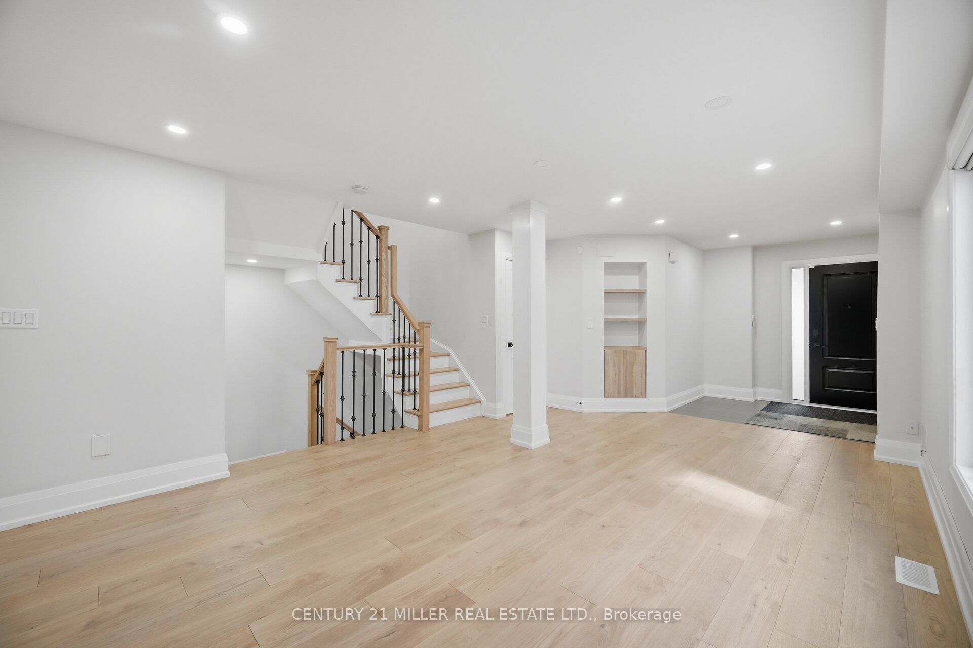 689 Macbeth Heights Property Photo 13