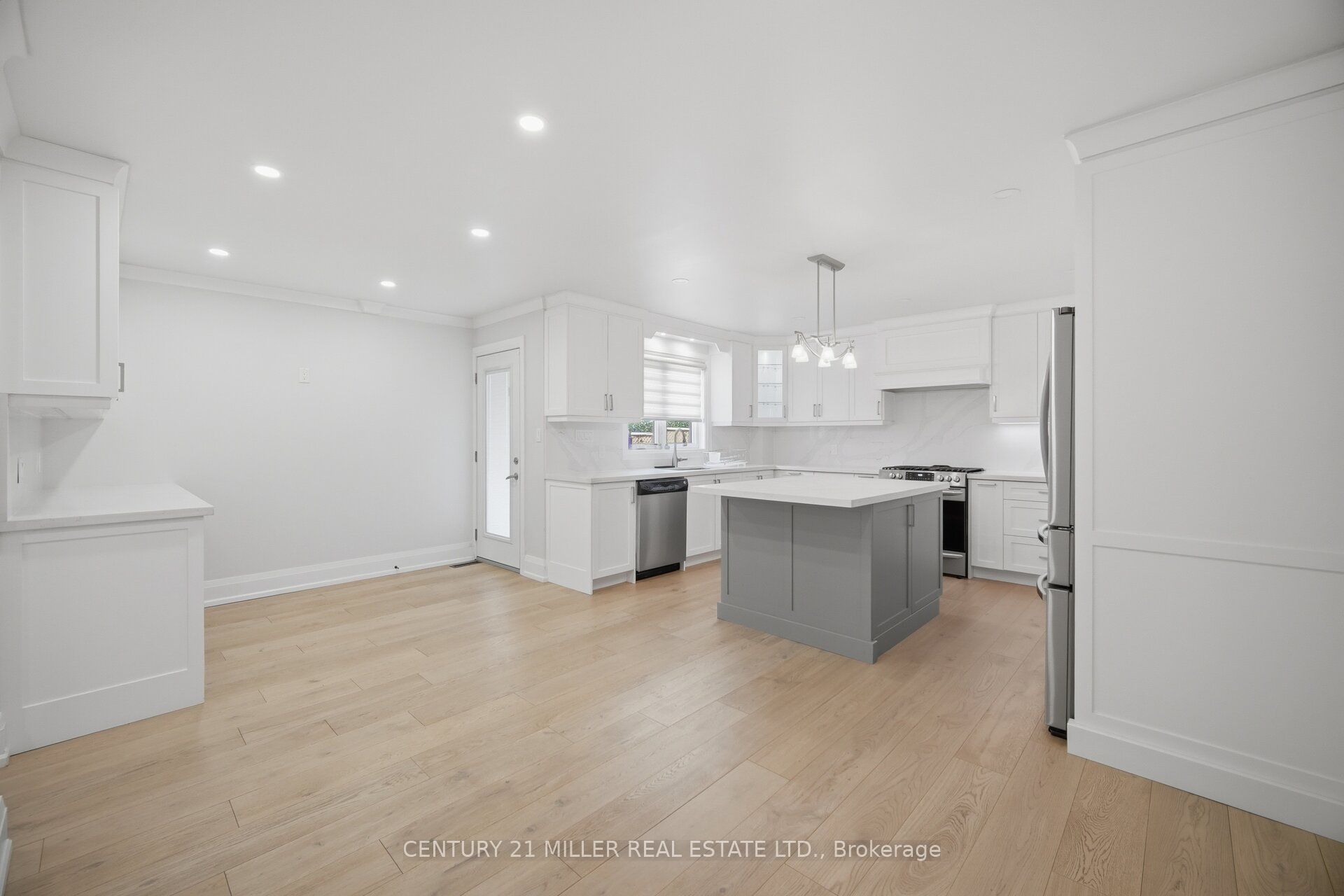 689 Macbeth Heights Property Photo 17