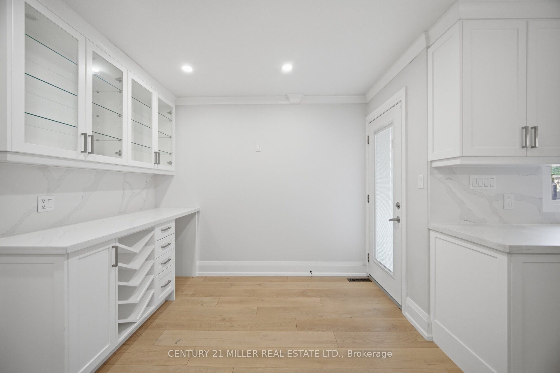 689 Macbeth Heights Property Photo 18