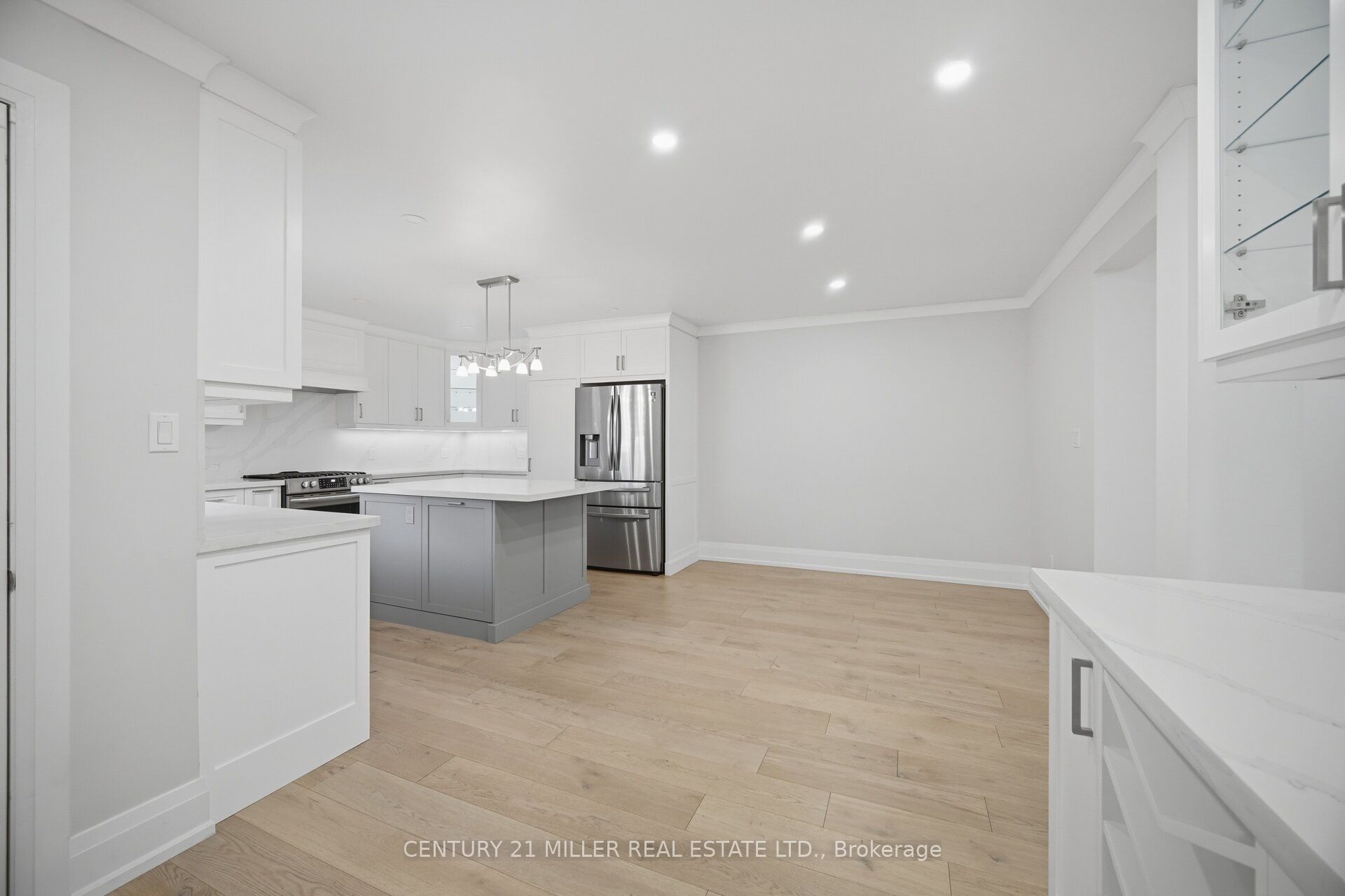 689 Macbeth Heights Property Photo 20