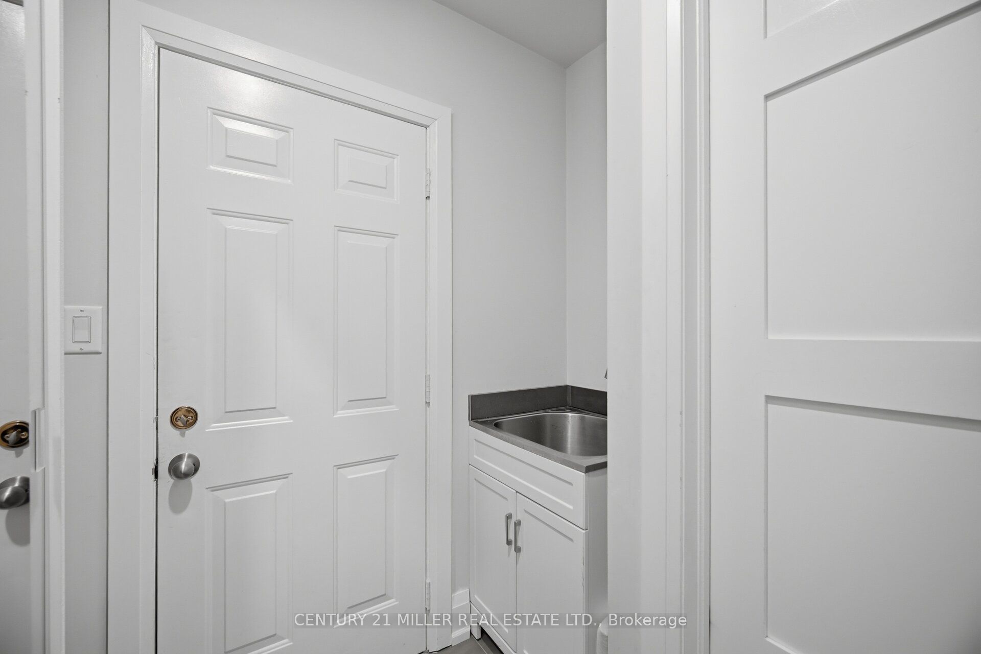 689 Macbeth Heights Property Photo 25
