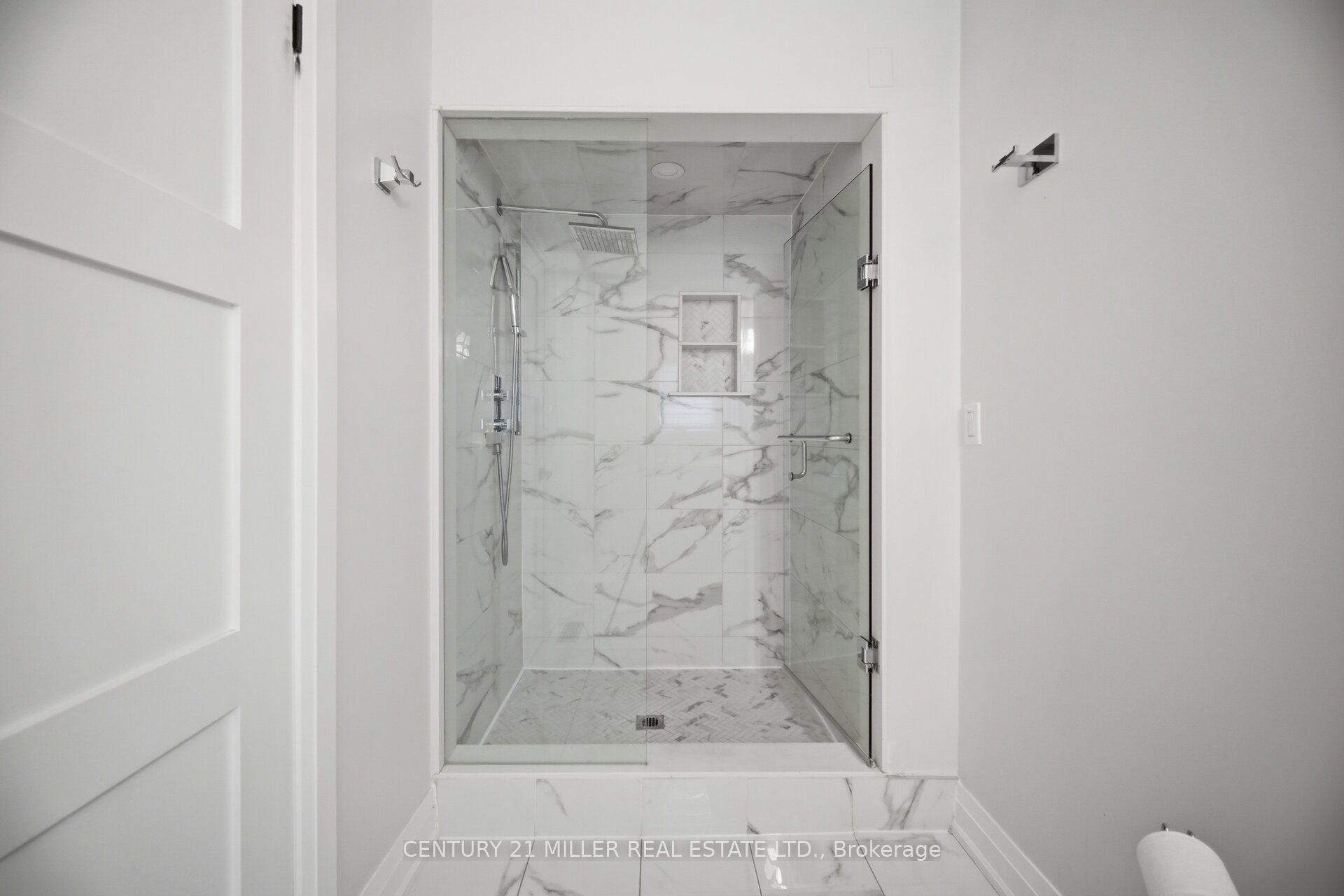 689 Macbeth Heights Property Photo 31