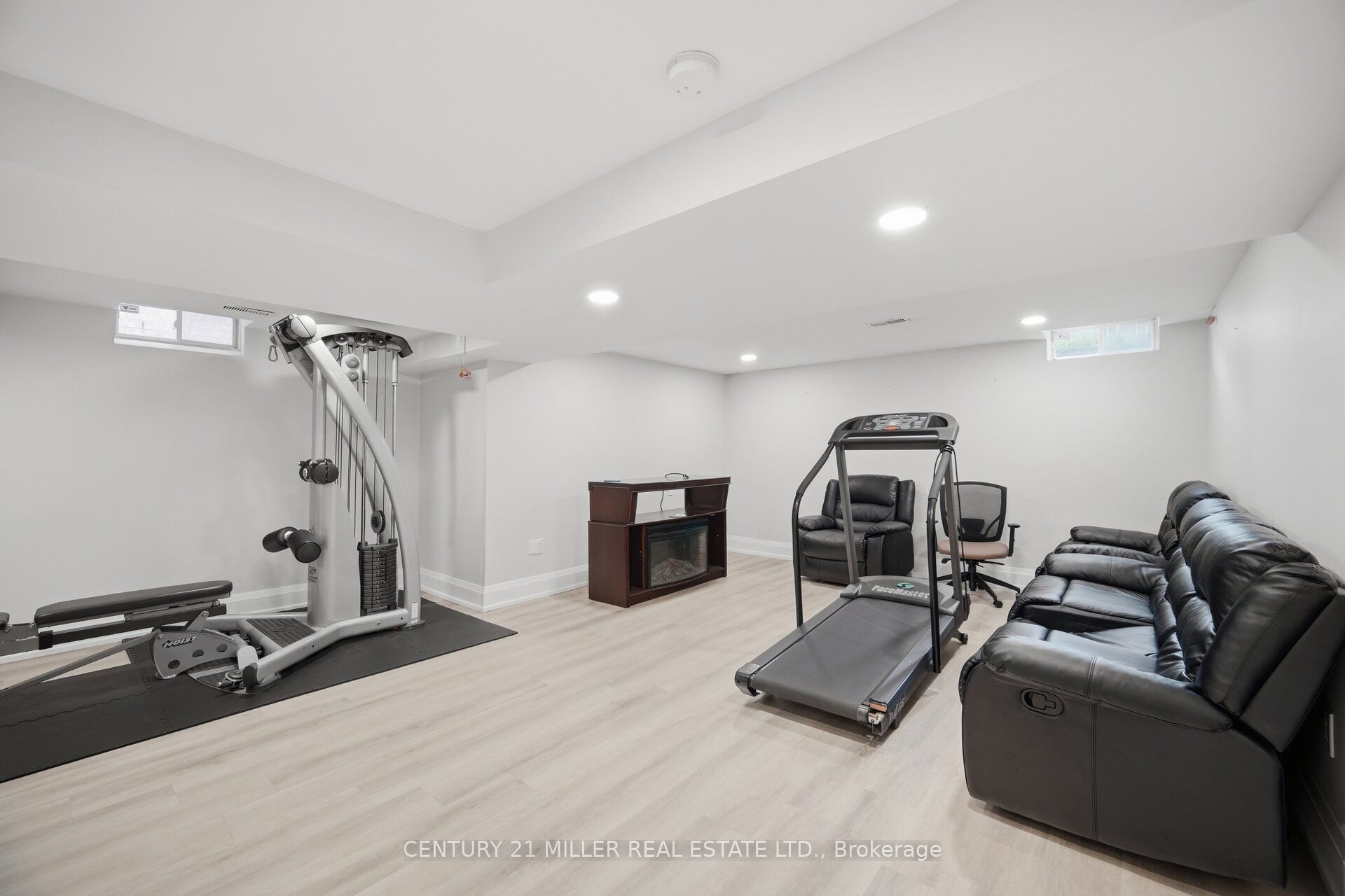 689 Macbeth Heights Property Photo 40