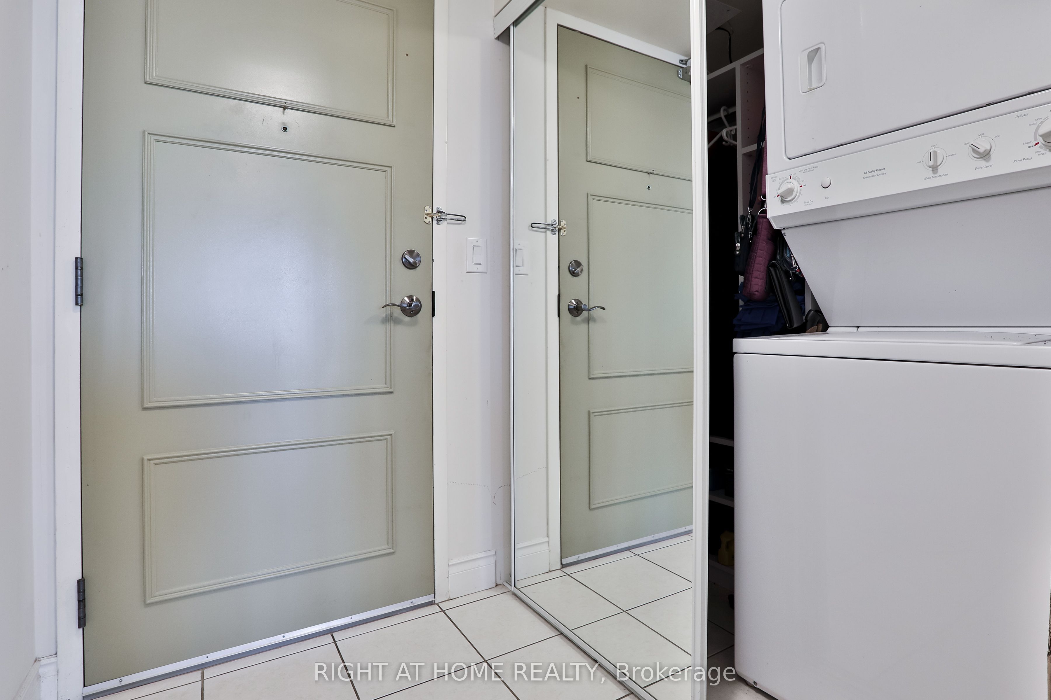 3 Marine Parade Drive 707 Property Photo 10