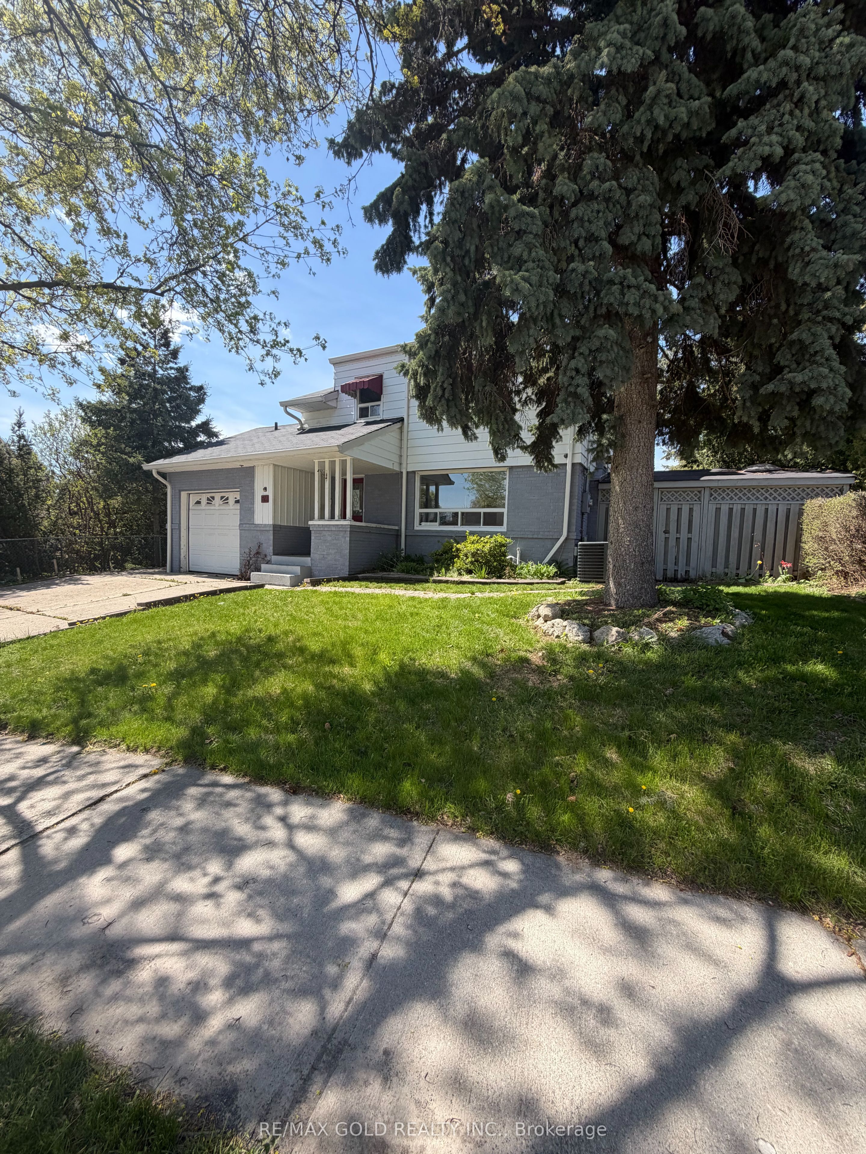 52 Eldomar Avenue Property Photo 3