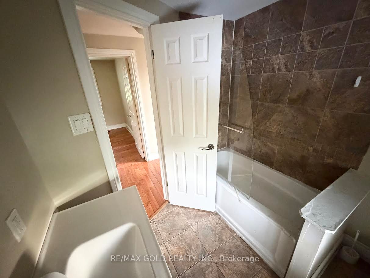 52 Eldomar Avenue Property Photo 7