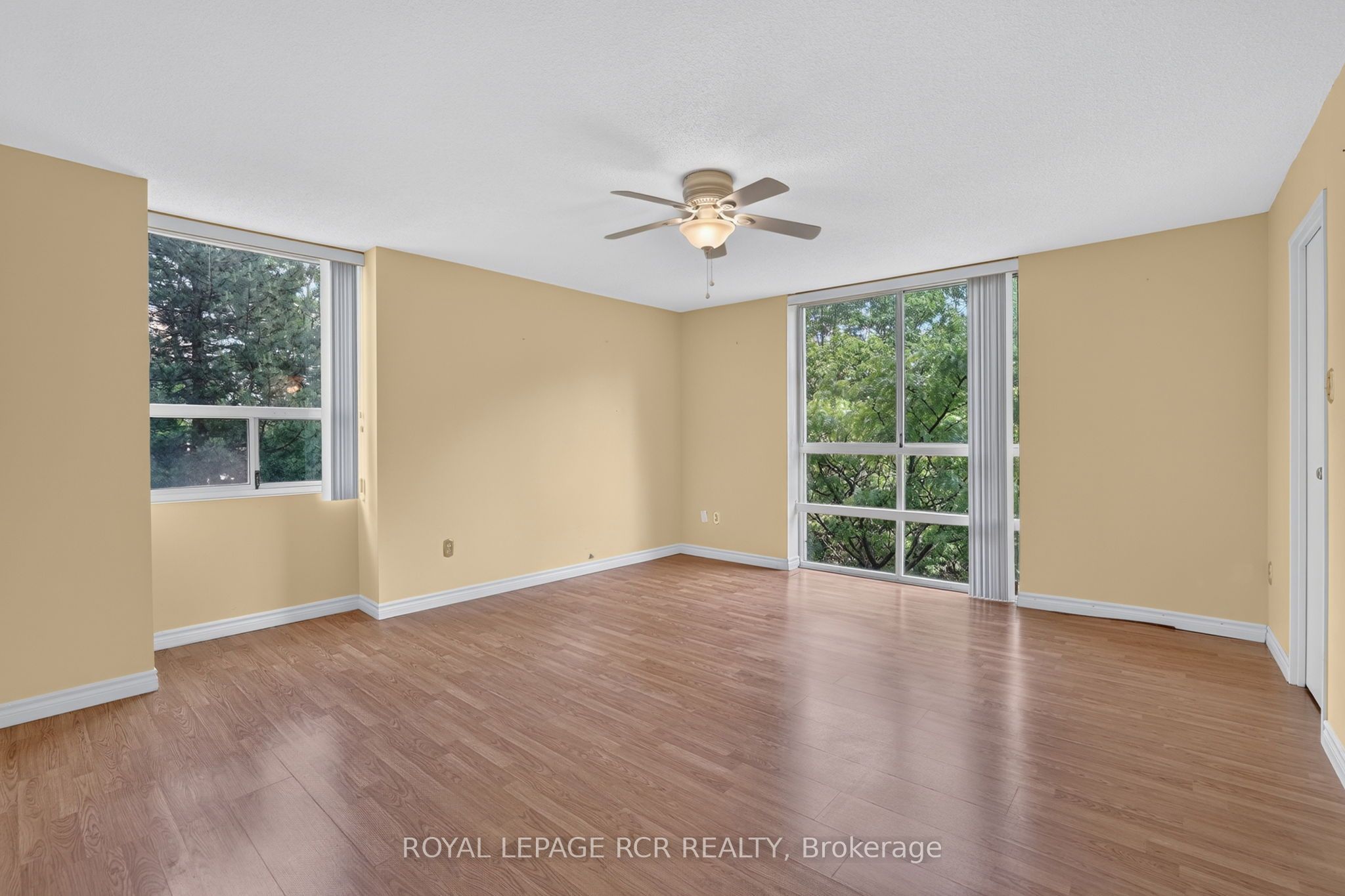 3650 Kaneff Crescent 303 Property Photo 20