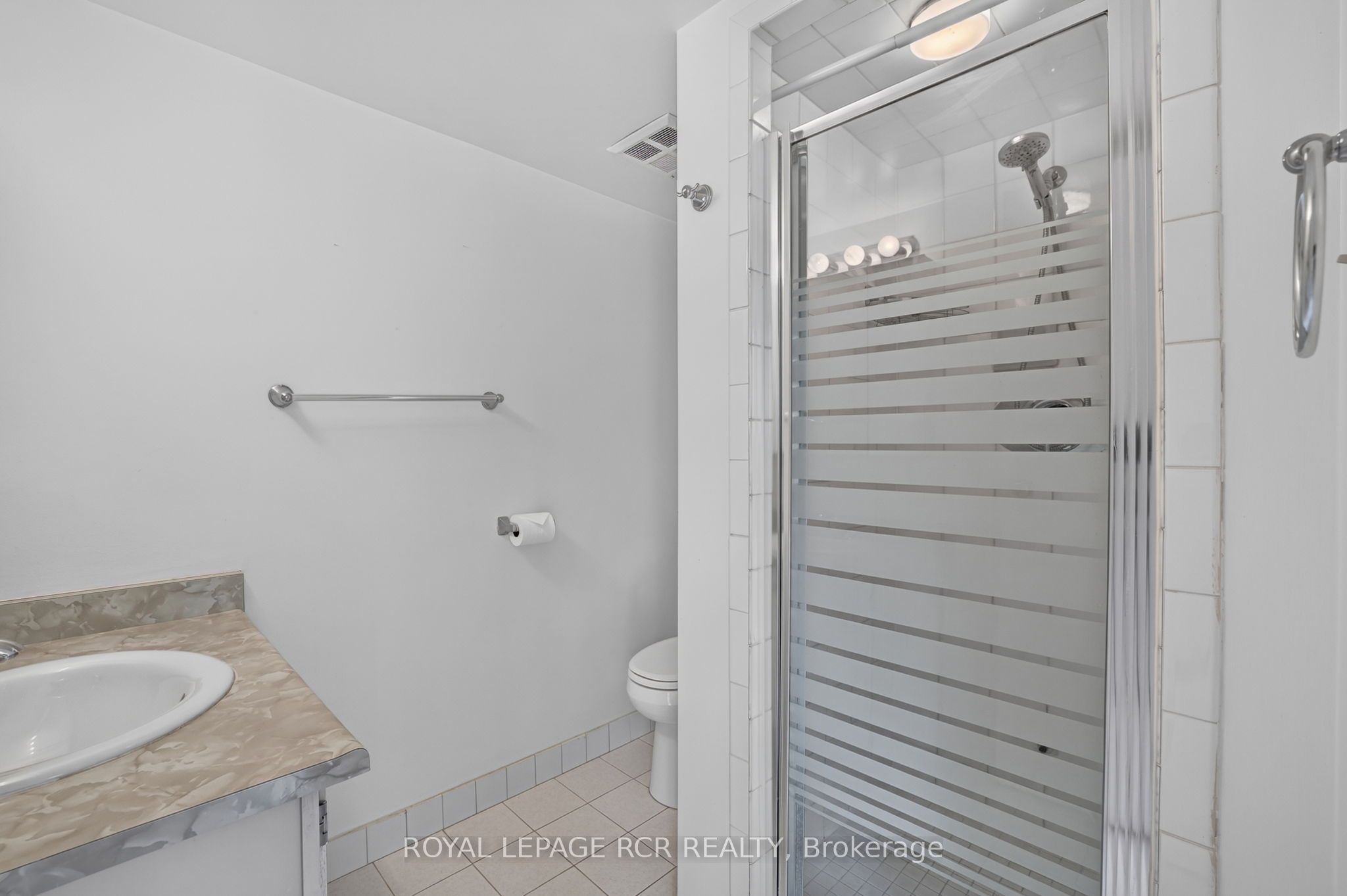 3650 Kaneff Crescent 303 Property Photo 25